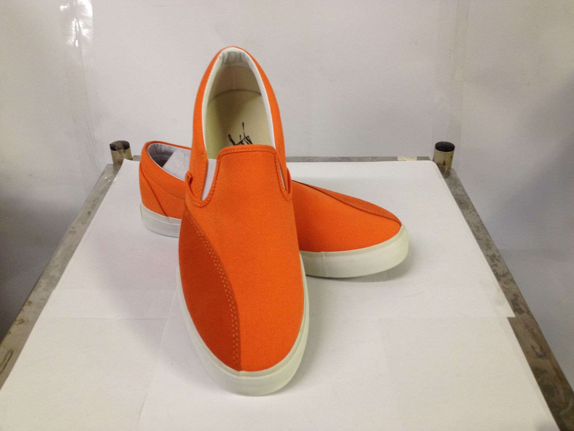 1 x Dodds Skate Shoe | Colour: Rich Orange | UK Size: 9 | Unisex | RRP £ 55