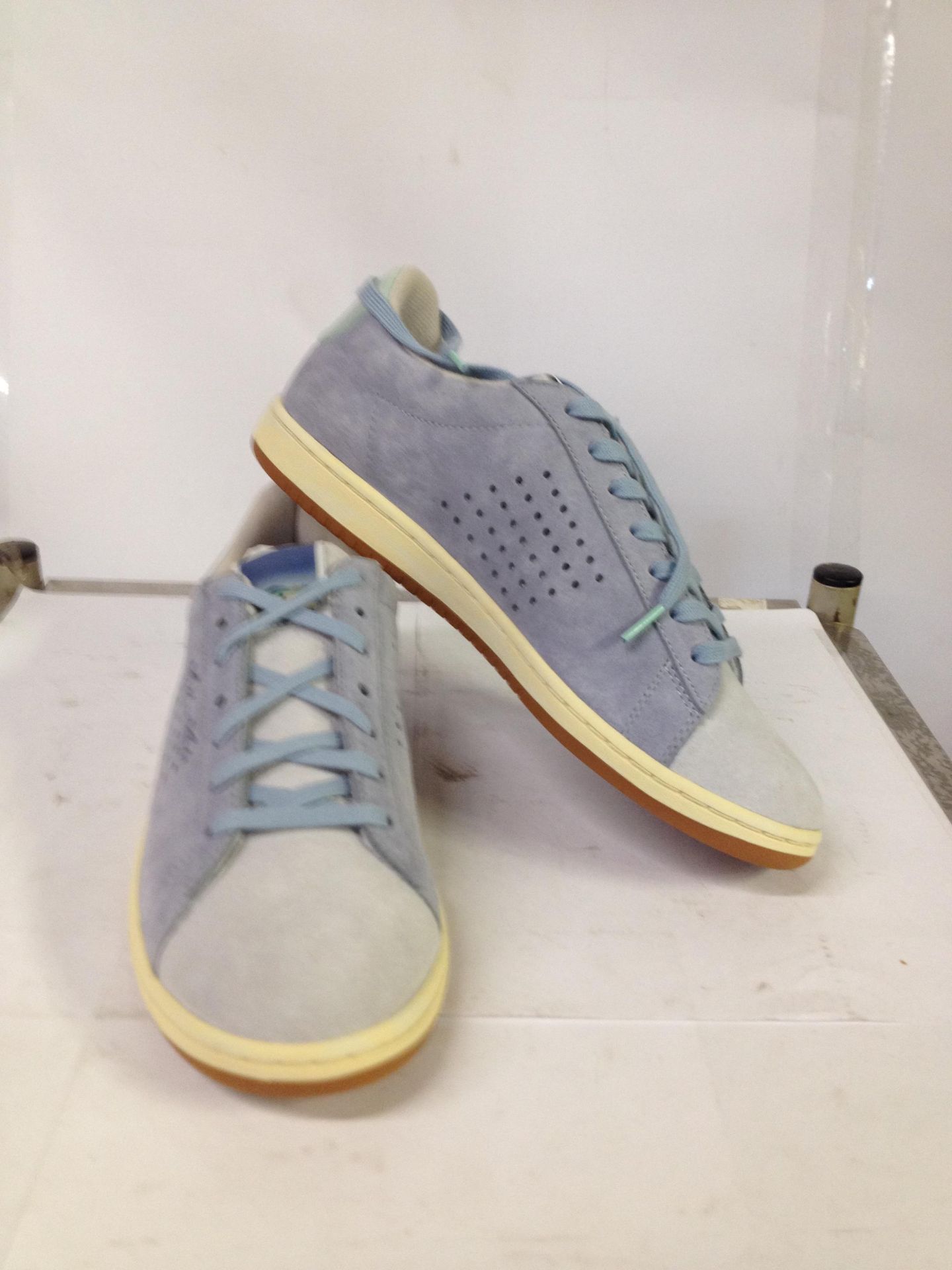 1 x Le Coq Sportif Trainers | Arthur Ashe Retro Affiches | Colour: Dusty Blue | UK Size: 7 | RRP £ 9