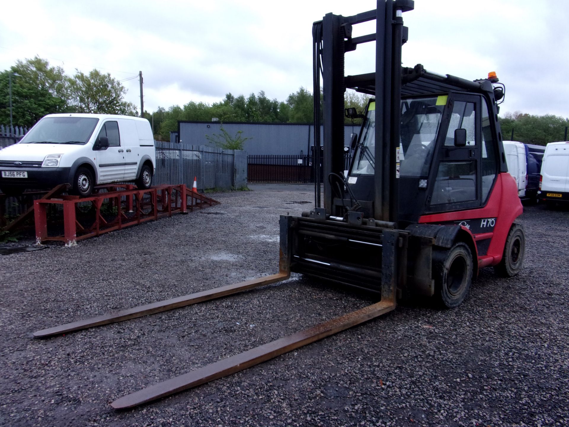 Linde H70 7 Tonne Diesel Forklift w/ 10ft Forks - Image 2 of 10