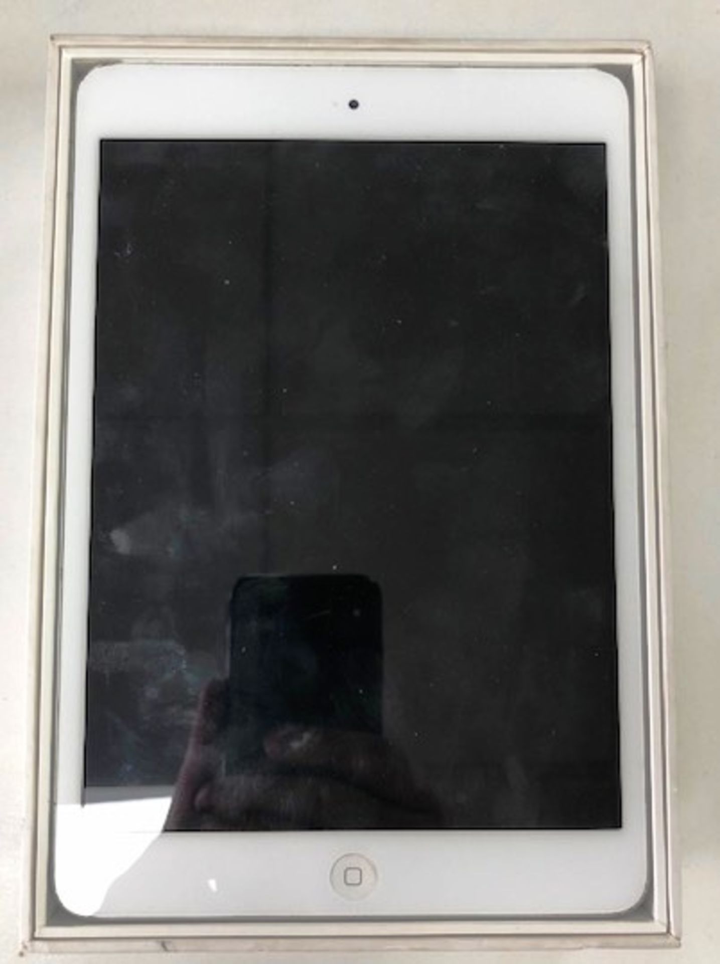 Apple iPad Mini | YOM: 2012 | IN BOX | NO CHARGER - Image 3 of 5