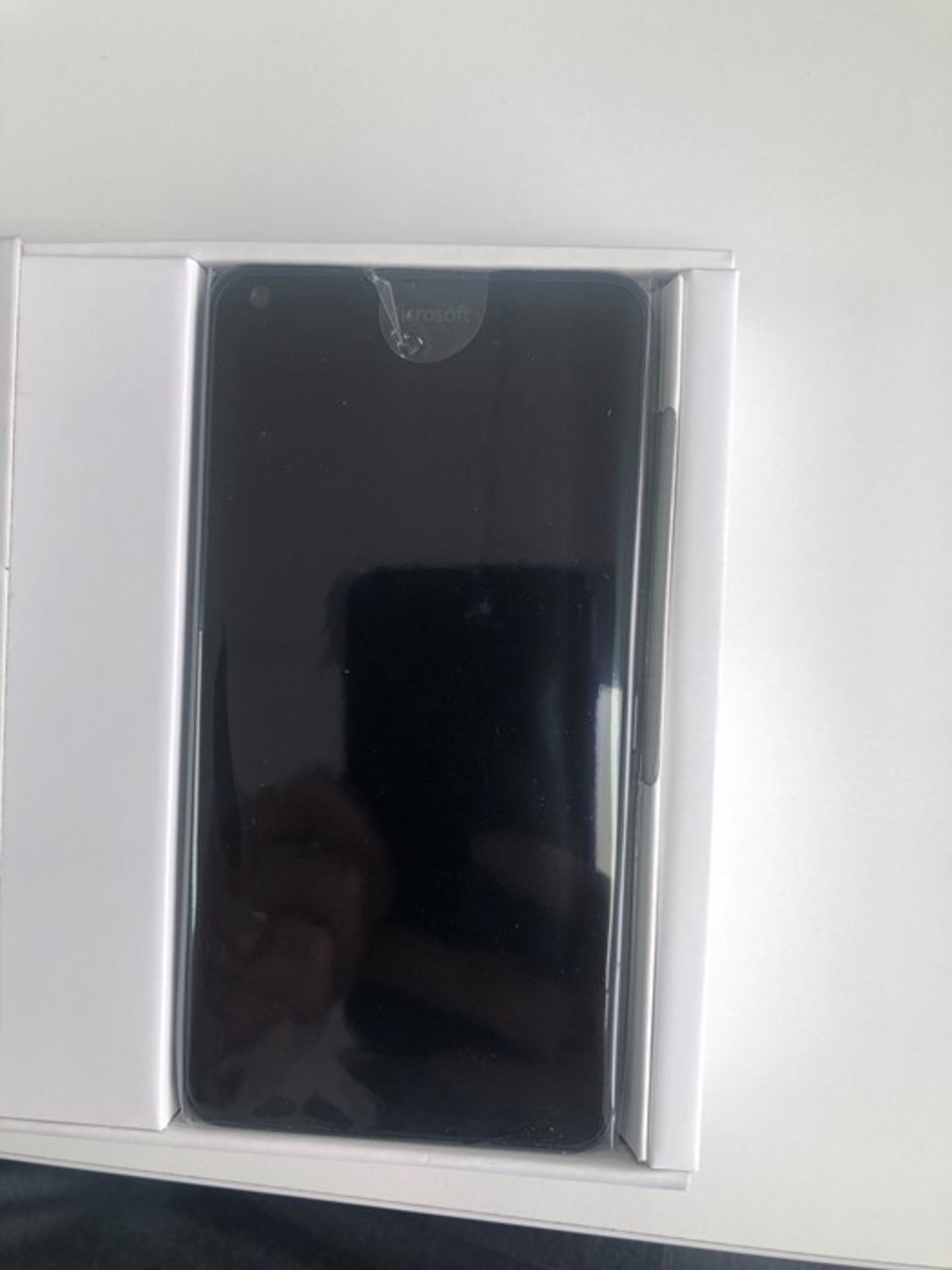 13 x Microsoft Lumina 640 LTE 5 inch smartphones BNIB - Image 3 of 4