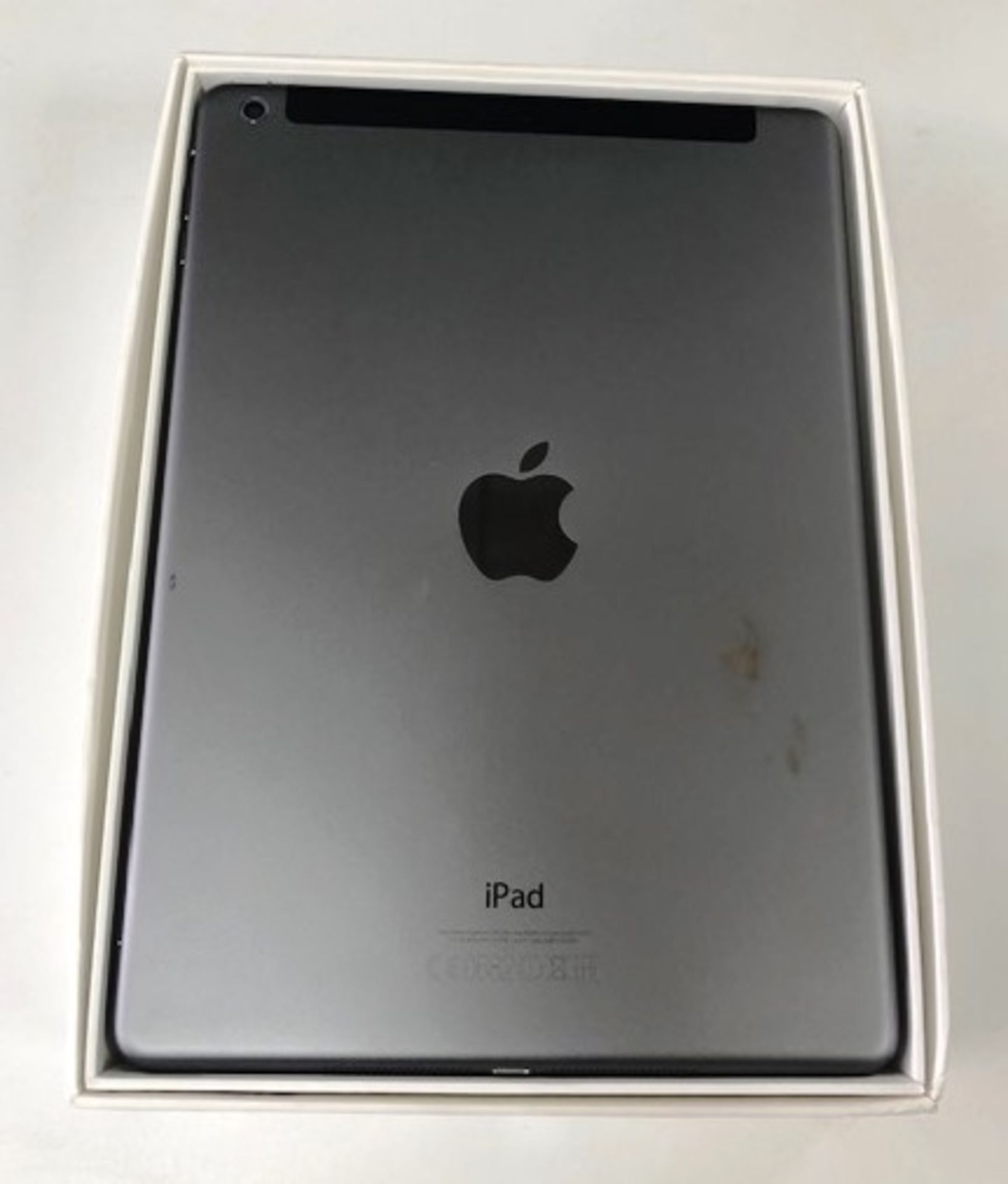 Apple iPad Air | YOM: 2013 | IN BOX | NO CHARGER - Image 5 of 6