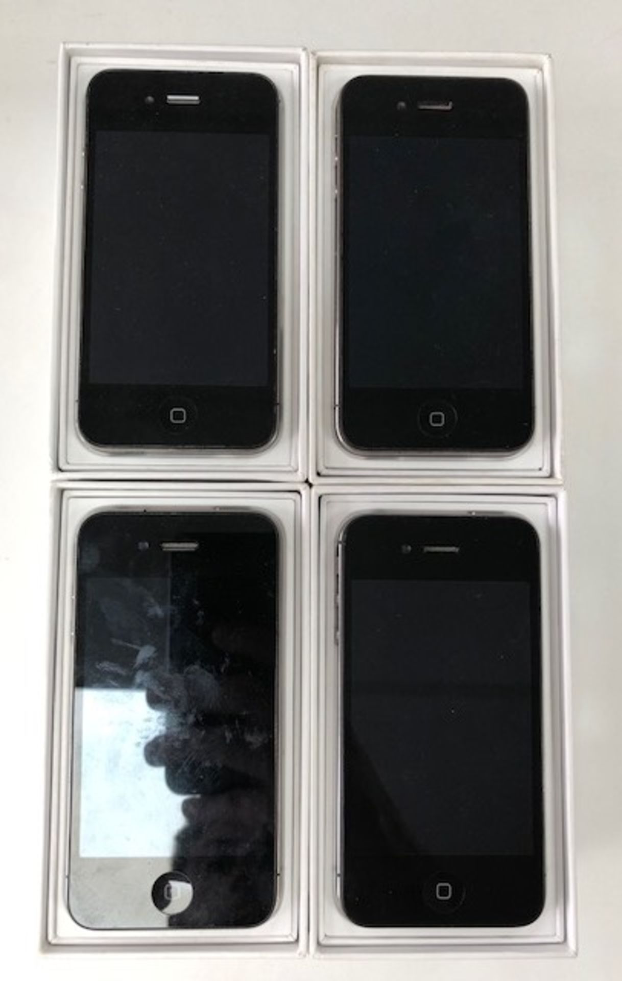 4 x Apple 8GB iPhone 4/4s Mobile Phones | IN BOXES | NO CHARGERS - Image 3 of 4