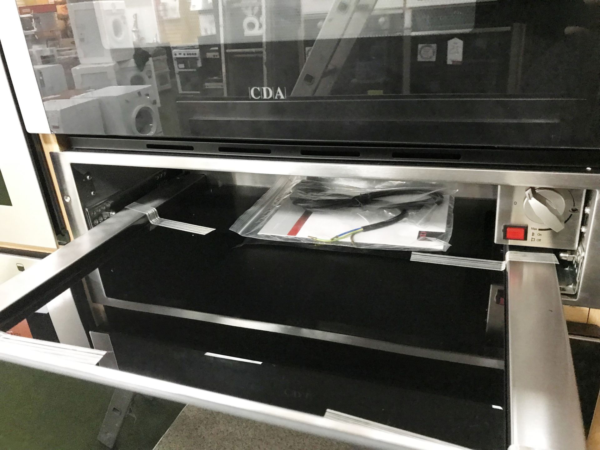 Ex Display CDA VK902SS Built-in 40 L Combination Microwave Oven & CDA Warming Drawer - Stainless Ste - Image 3 of 3