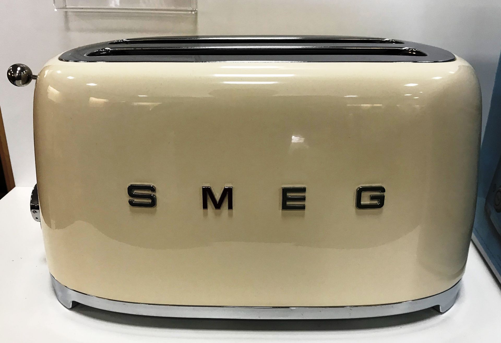 Ex Display Smeg TSF02 4 Slice/2 Slot Toaster - Cream - RRP£119 - Image 2 of 5