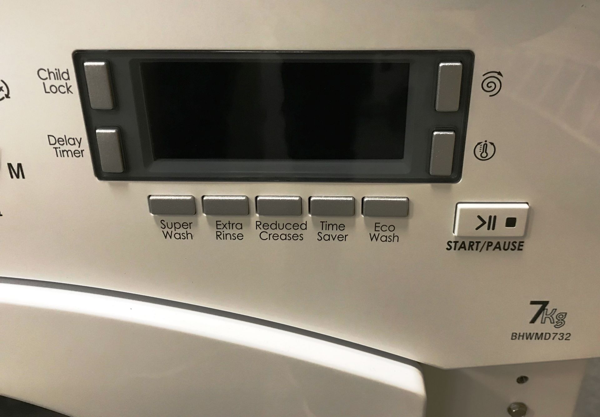 Ex Display Hotpoint BHWMD732 Integrated Washing Machine - White - RRP£369 - Image 3 of 7