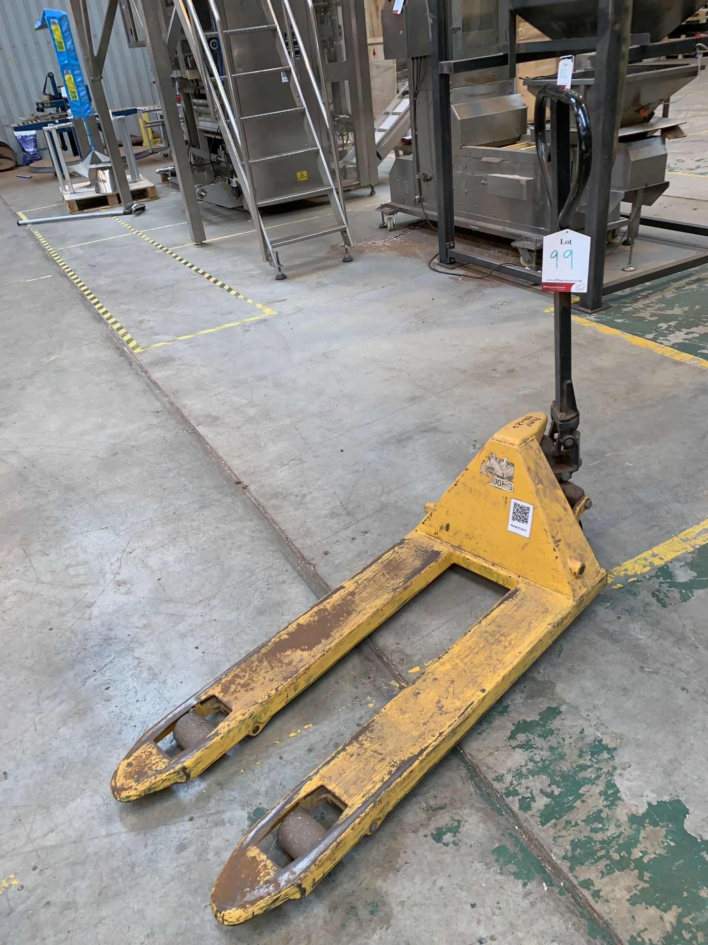 Pallet truck