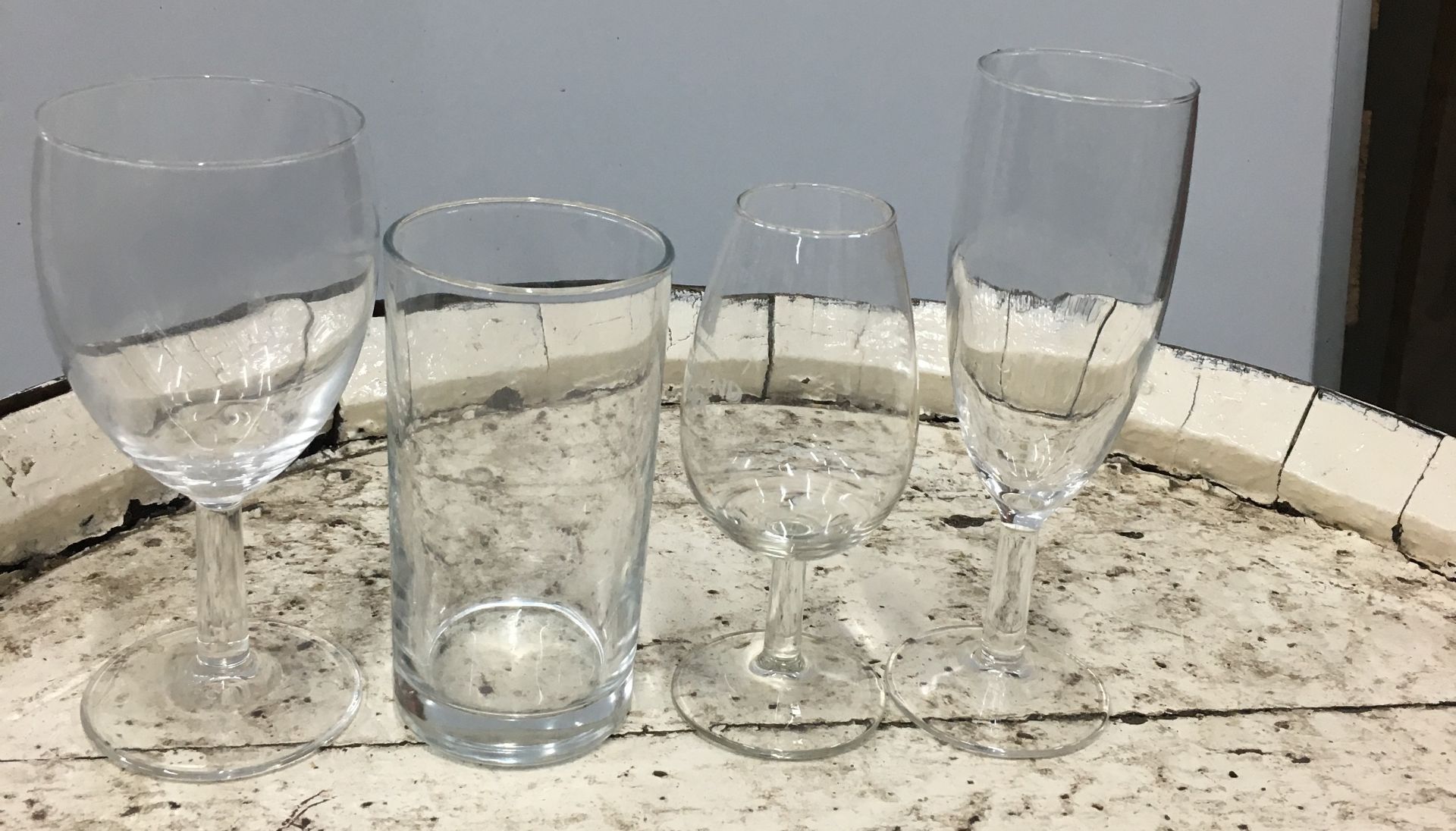 Approximately 355 x Various Wine/Champagne/Tasting Glasses - See description for more details