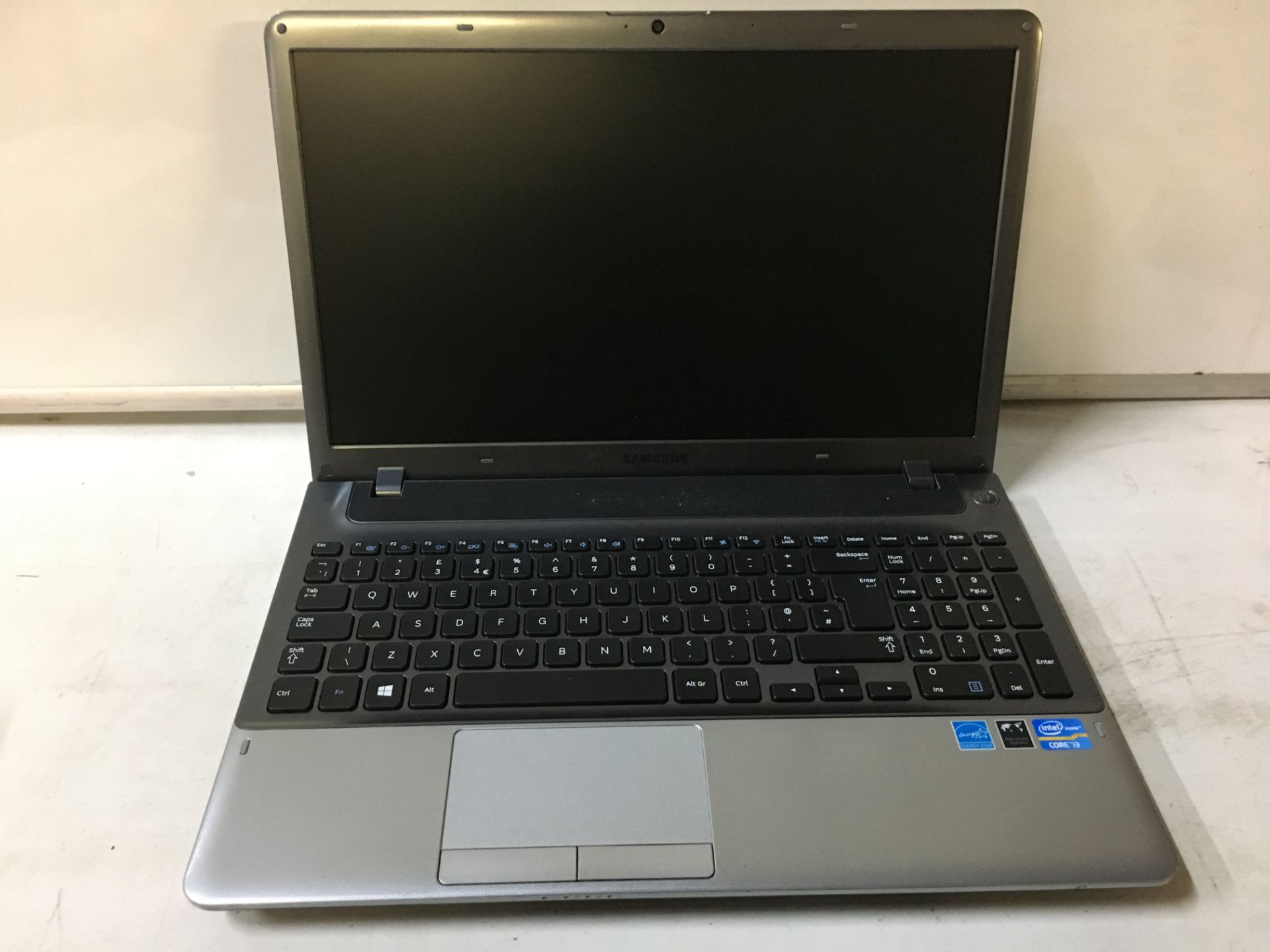 Samsung NP350V5C Series 3 Notebook 15.5" Intel Core i3-3110M 2.40GHz - Image 3 of 5