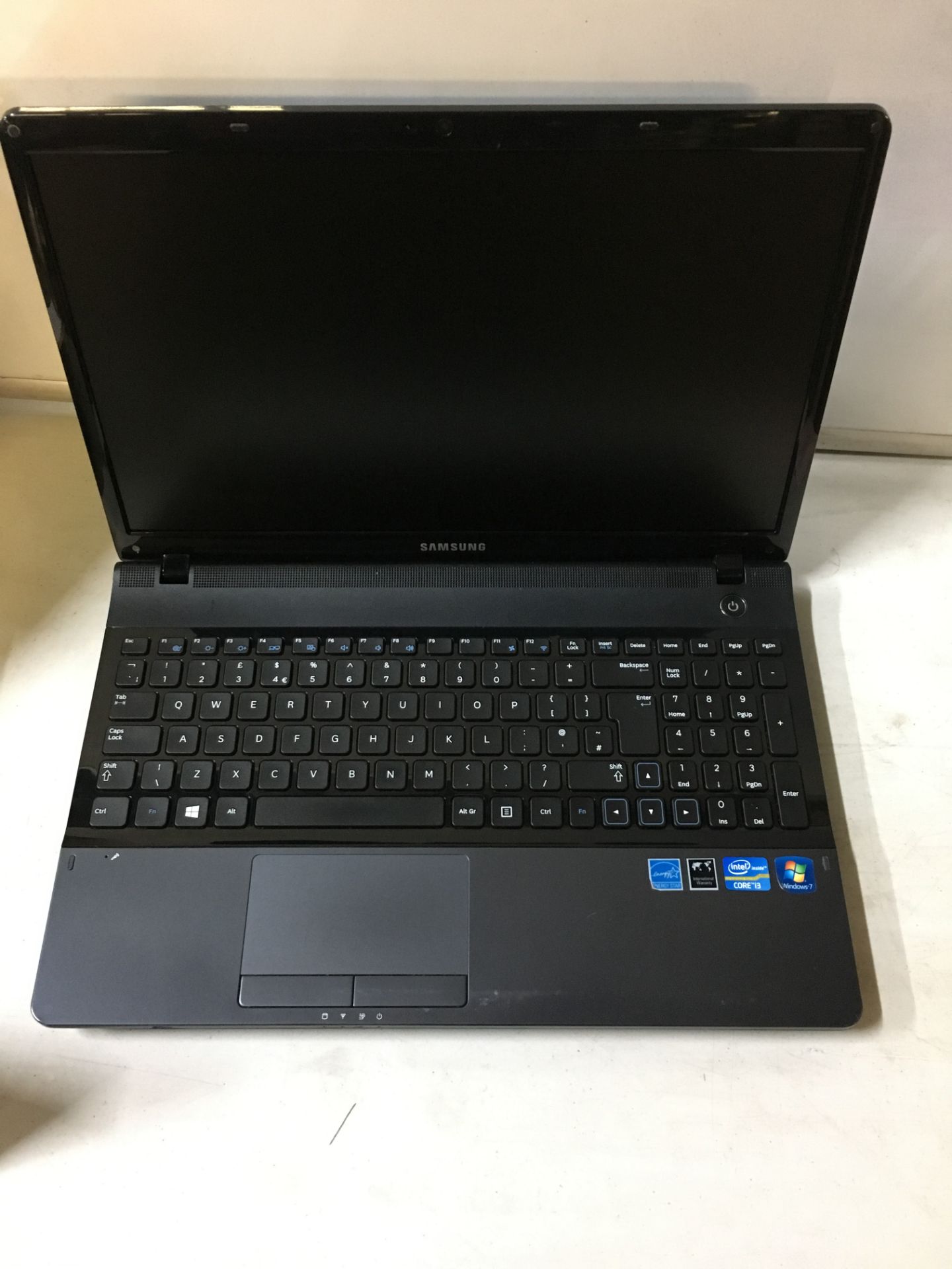 Samsung Samsung NP300E5C Intel Core i3-3110M 2.40GHz Notebook 15.5'' - Image 3 of 5