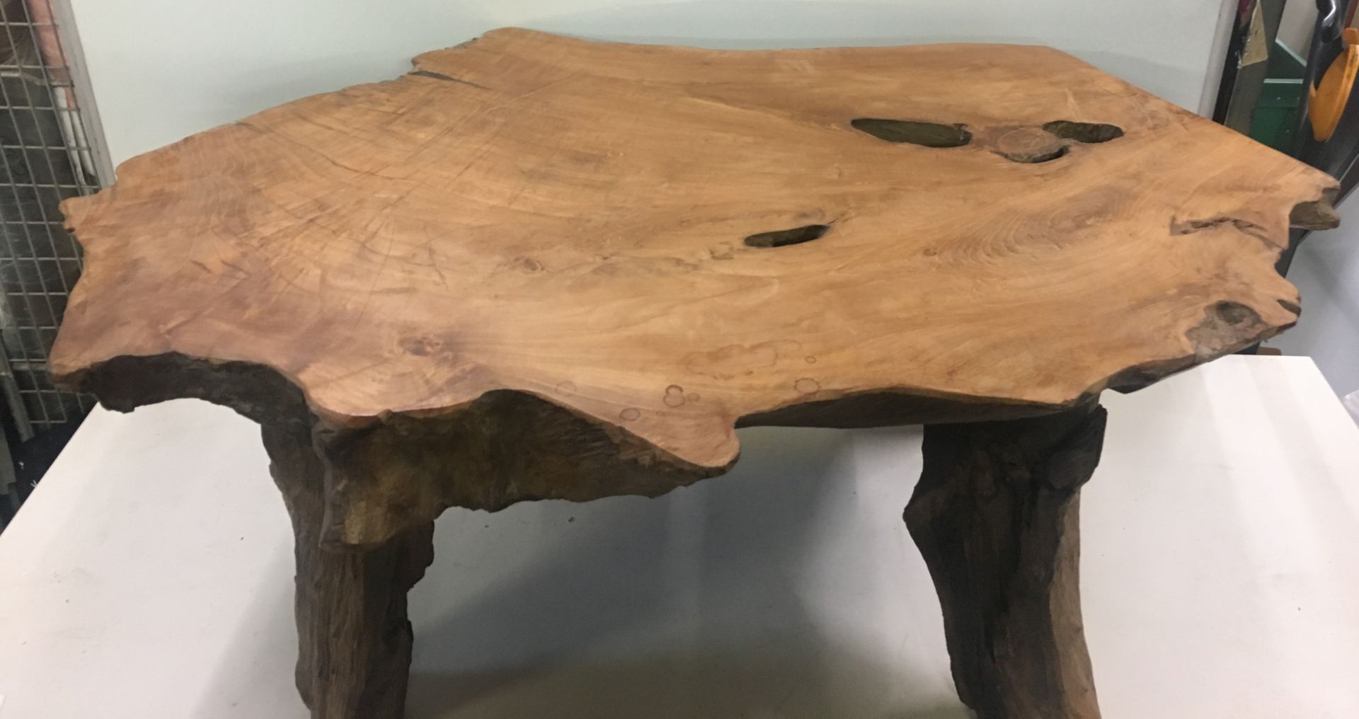 1 X Log Table ( See Photos ) - Image 2 of 2