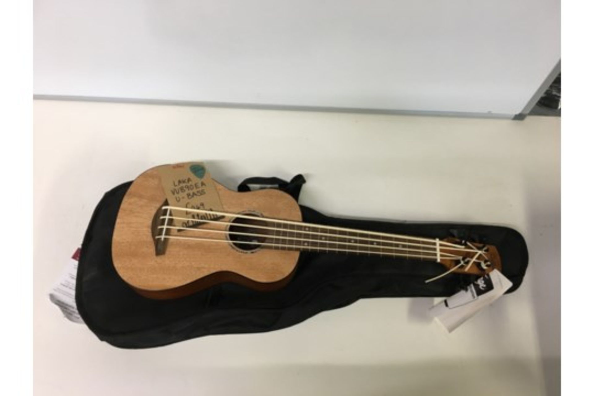 Laka VUB90EA Electro Acoustic Bass Ukulele, Acacia