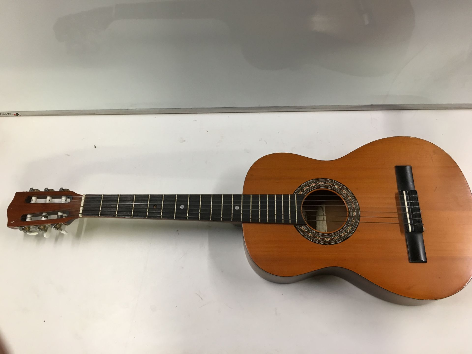 Encore ENC36N Classical Acoustic 6 string guitar in case