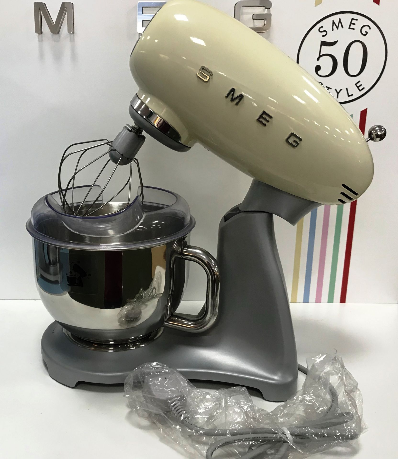 Ex Display Smeg 50s Retro Stand Mixer SMF01 - Cream - RRP £299 - Image 2 of 4