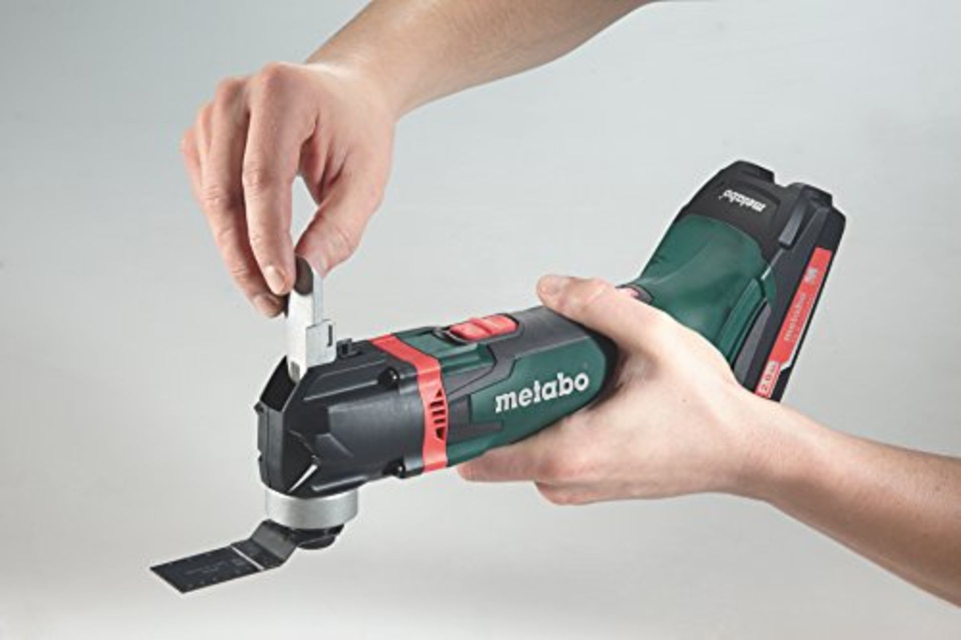 1 x Metabo MT18LTX 18V Li-ion Cordless Multi Tool With MetaLoc Case - Body Only 613021840 | EAN: 400