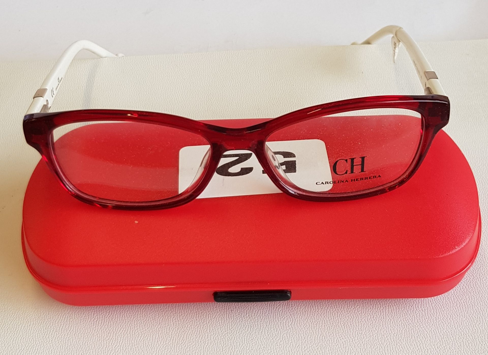 1 x CAROLINA HERRERA Glasses