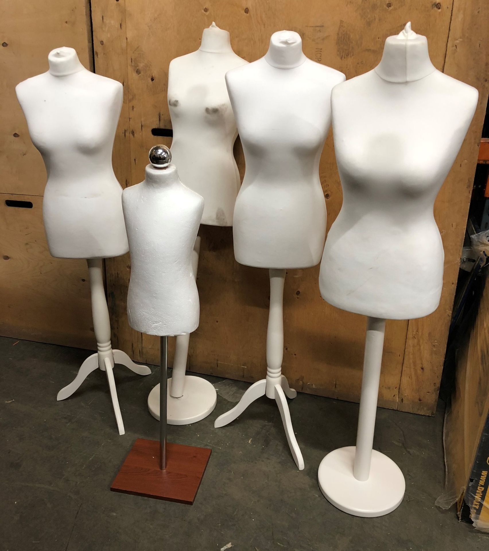 5 x Various Female Mannequins