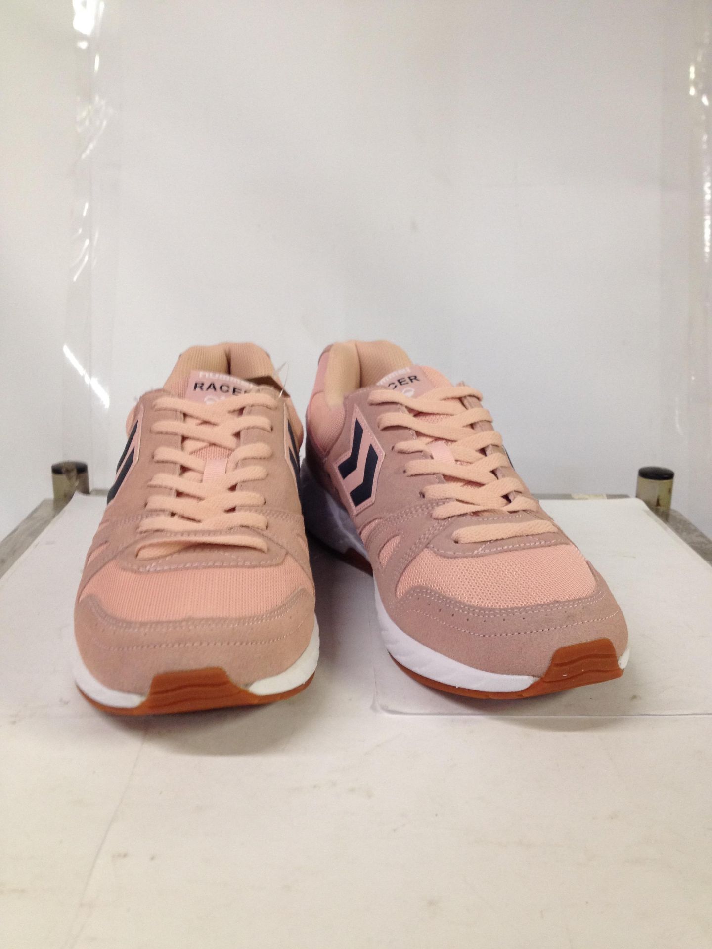 1 x Hummel Trainers | Legend Marathona | Colour: Mellow Rose | UK Size: 11 | RRP £ 70 - Image 2 of 2