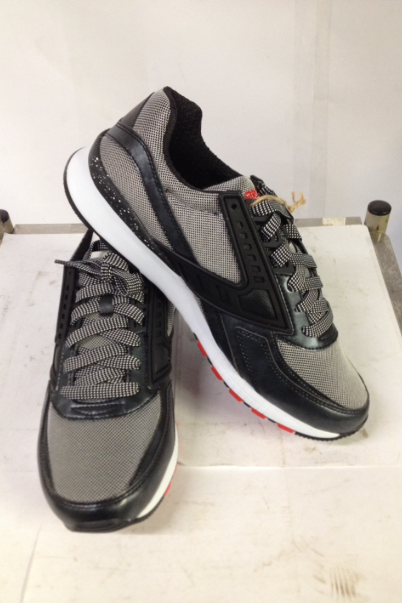 1 x Brooks Trainers | Regent | Colour: Moonless Night/Blk Metallic/Silver/FieryRed | UK Size: 8 | RR