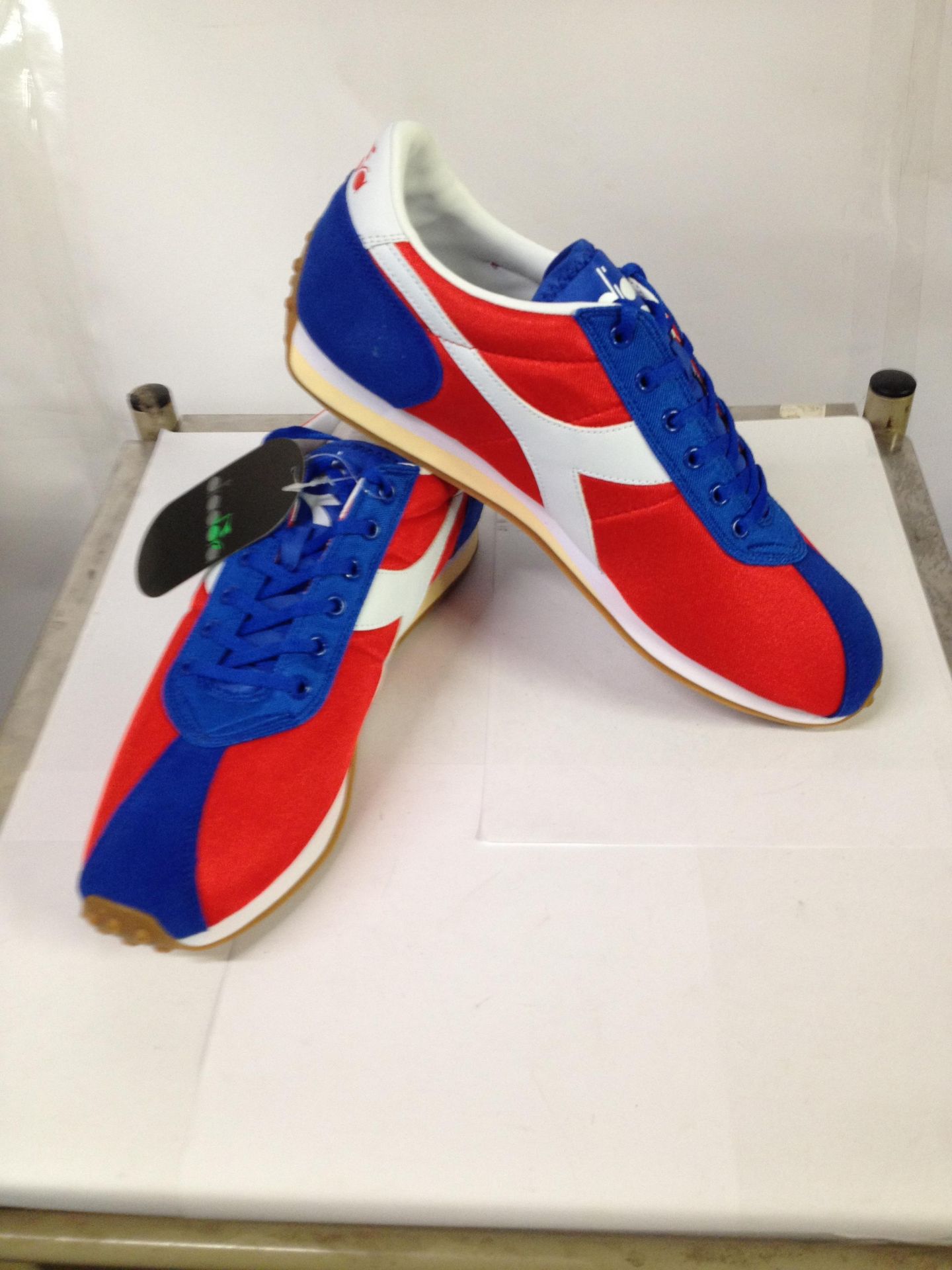 1 x Diadora Trainers | Siro | Colour: Red/Blue | UK Size: 11 | RRP £ 65 - Image 2 of 2