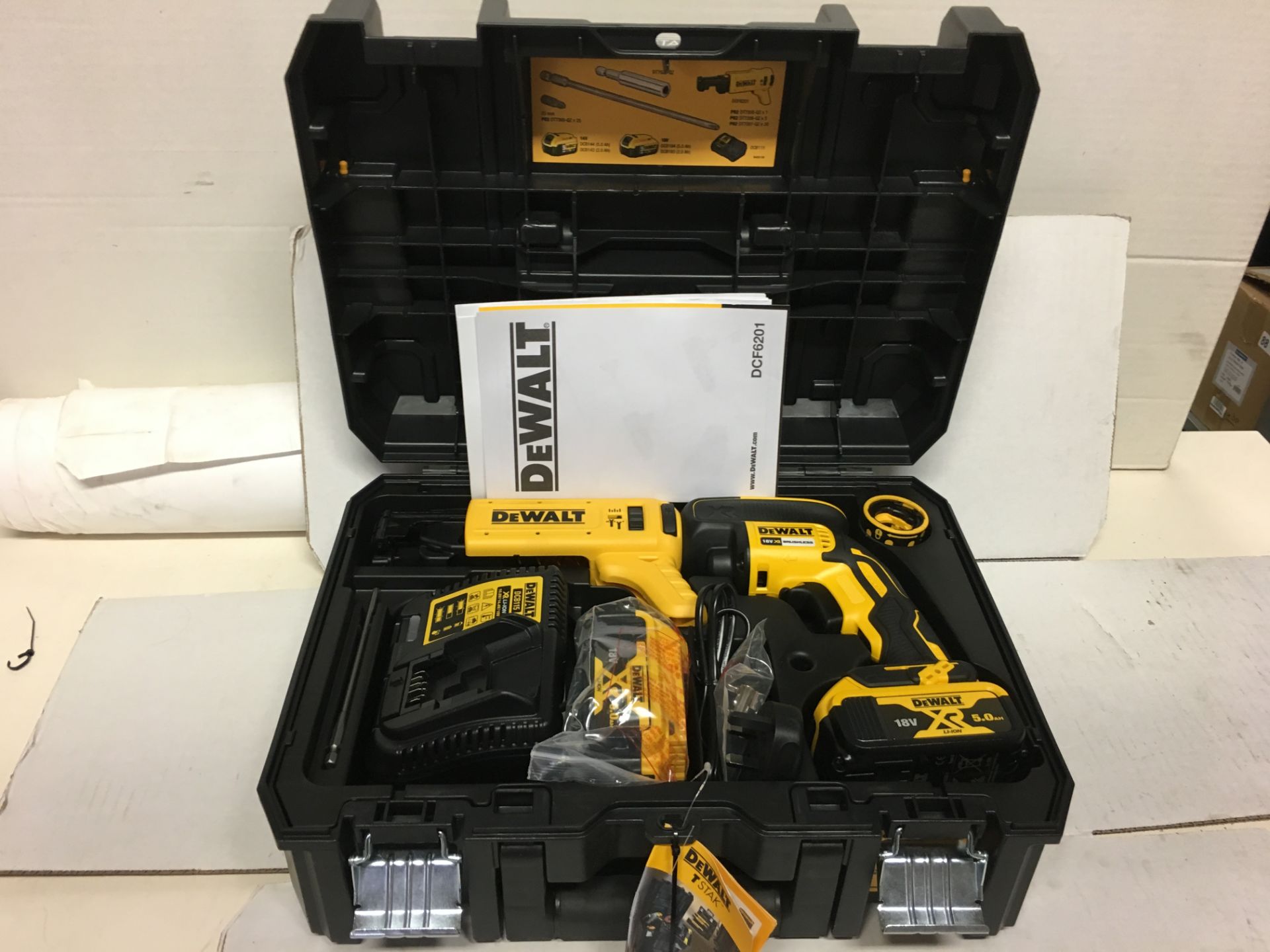 1 x Dewalt DCF620P2K-GB Collated Drywall Screwdriver 18V Cordless Brushless (2 x 5.0Ah Batteries), 1 - Image 3 of 3