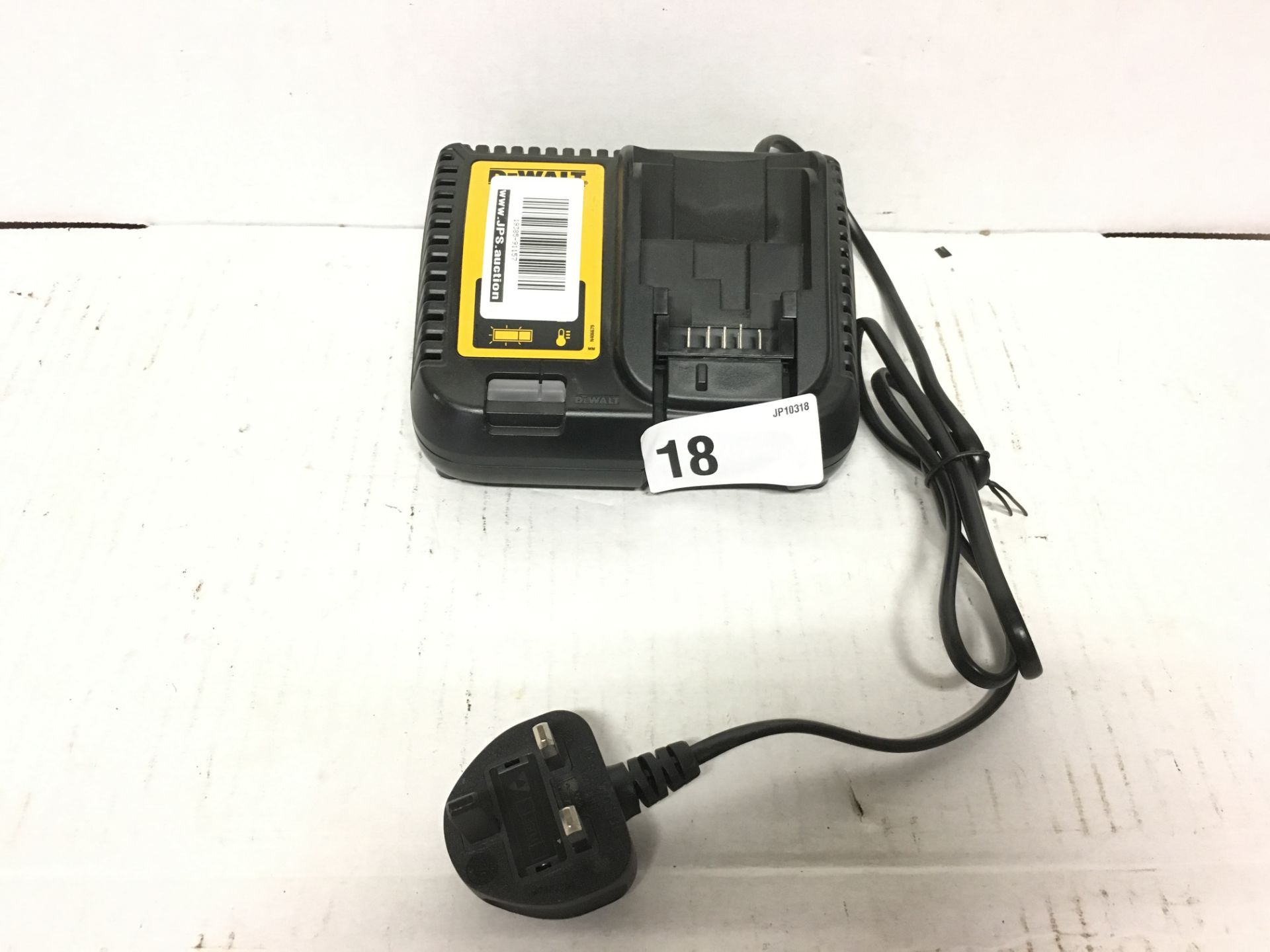 1 x DeWalt DCB115 XR Multi Voltage Li-Ion Battery Charger 10.8v - 18v | RRP £18