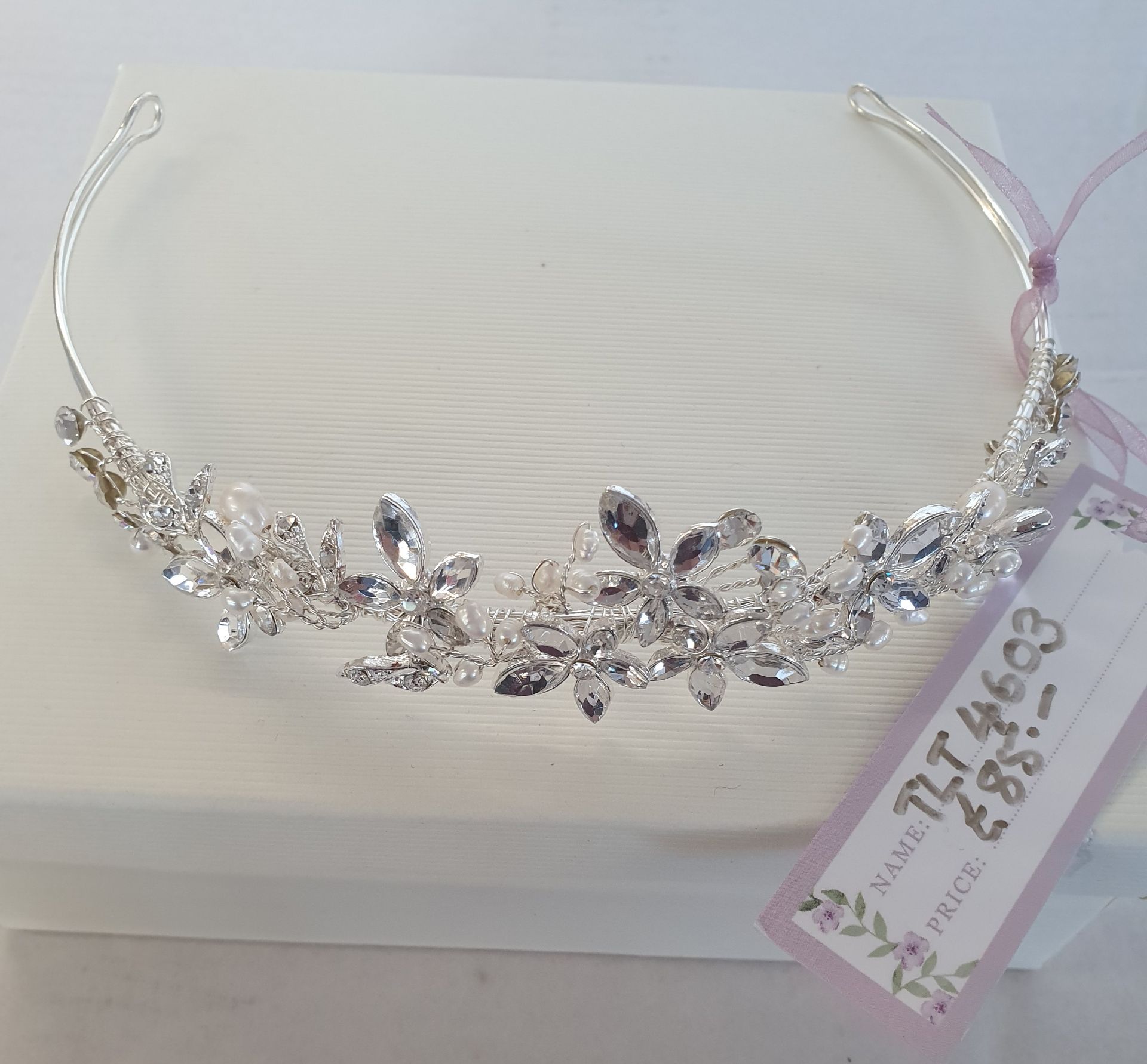 40+ Bridal Accessories. Total Estimated RRP£1,500+ - Image 6 of 9