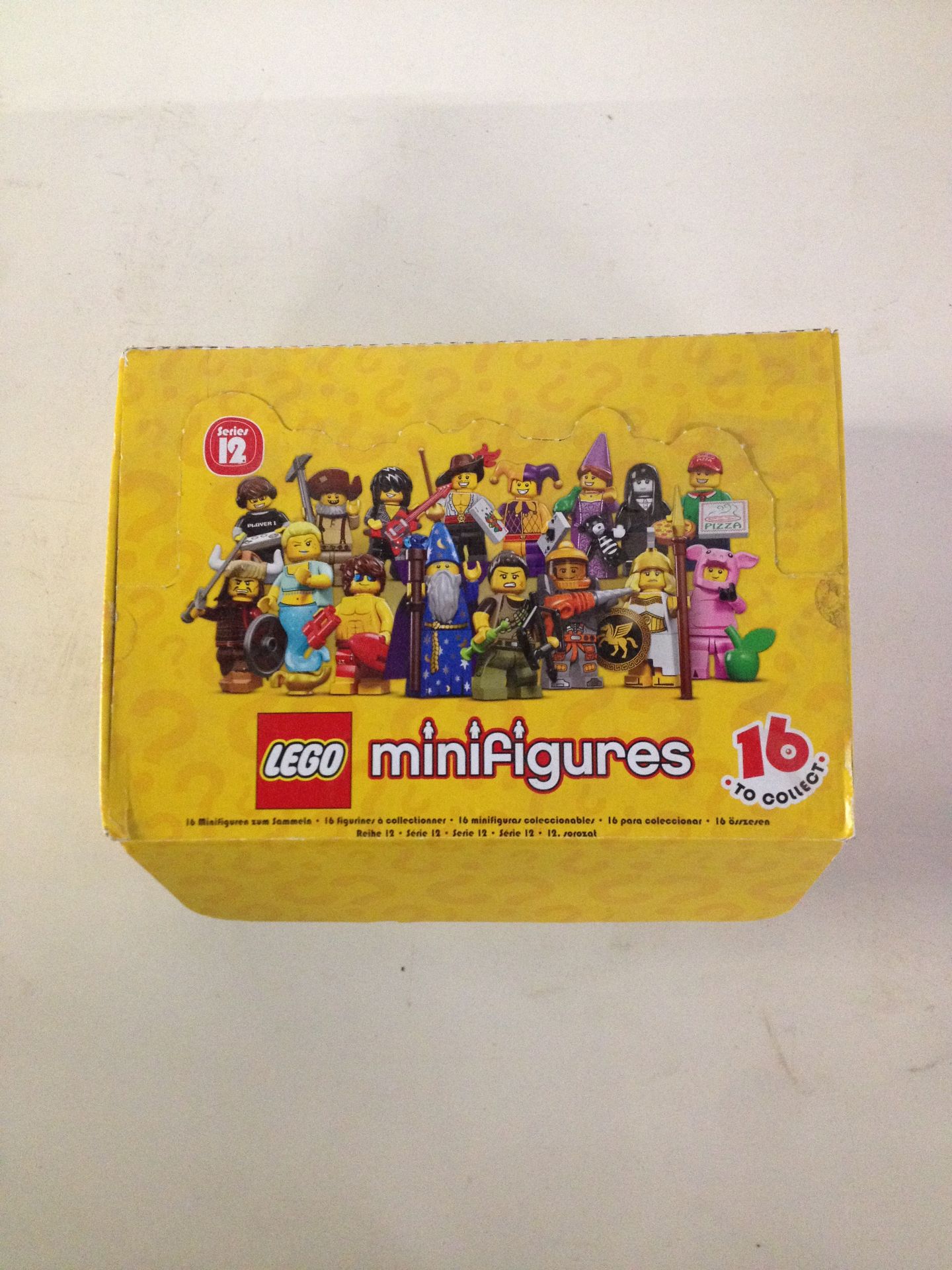 6 x Soft minions soft toy's , 60 x bags of lego mini figures - Image 5 of 5