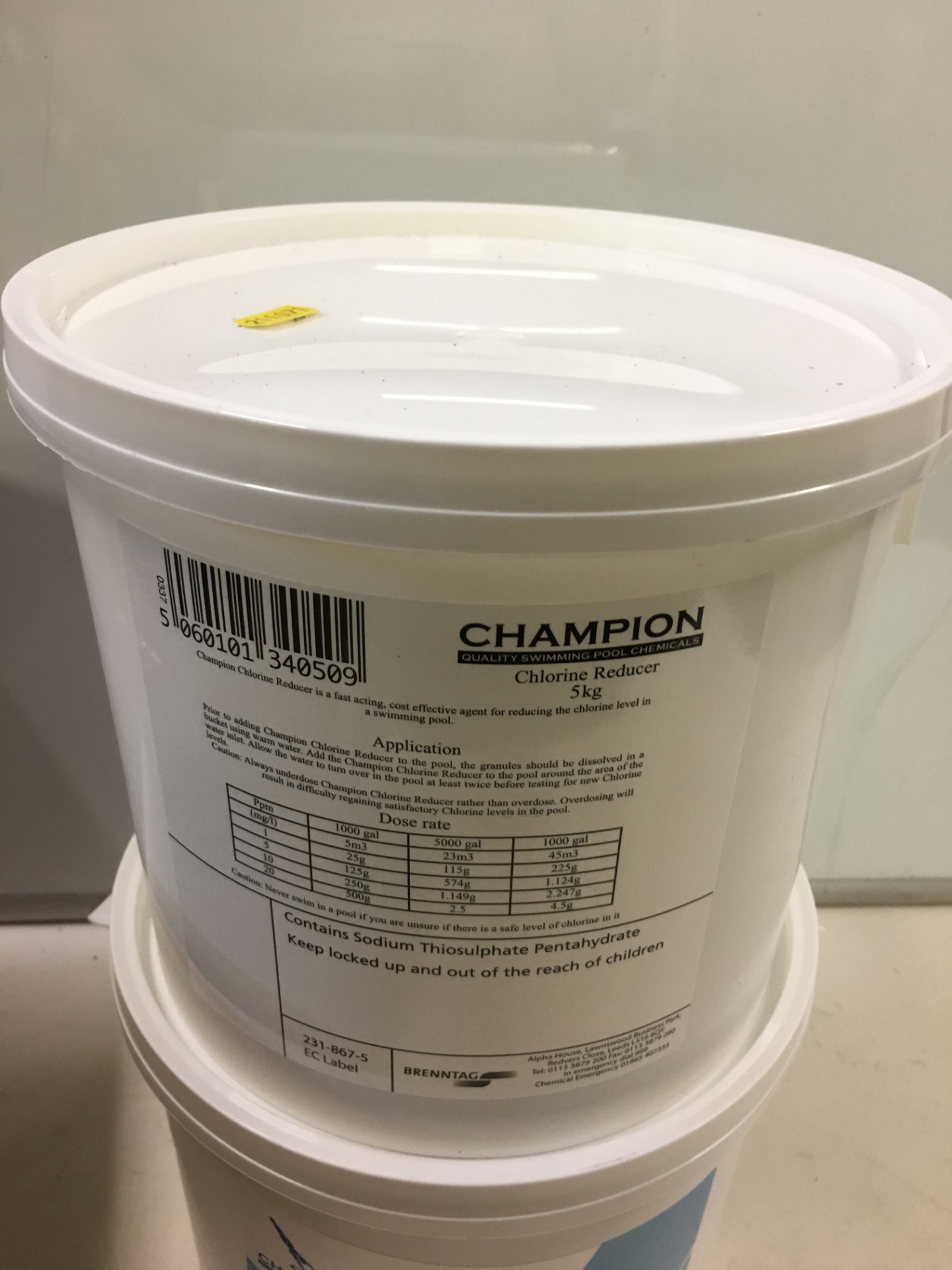 2 x 5KG Tubs of champion chlorine reducer - Image 2 of 3