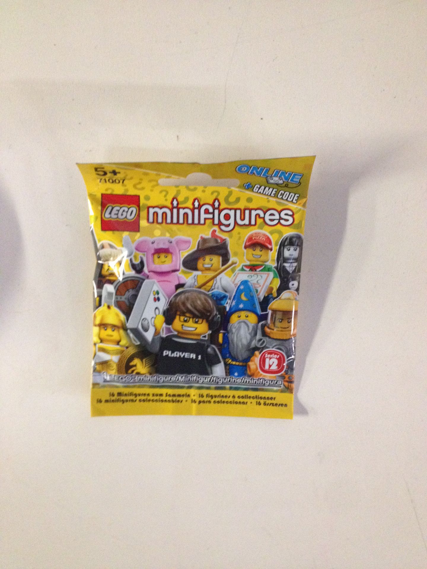 6 x Soft minions soft toy's , 60 x bags of lego mini figures - Image 4 of 5