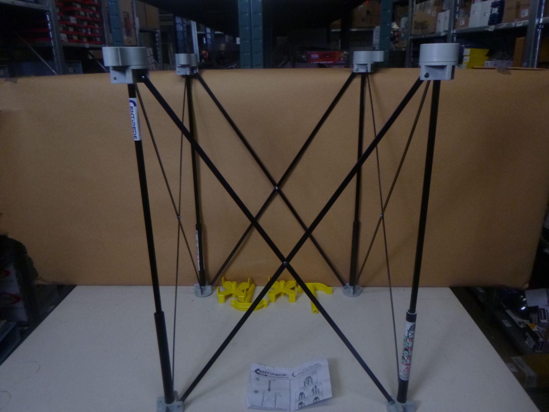 1 x Bora Centipede 2' x 2' Work Support Sawhorse, 4 x-Cups, 2 Quick Clamps, C/S Bag, CK4S | EAN: 087 - Image 2 of 8