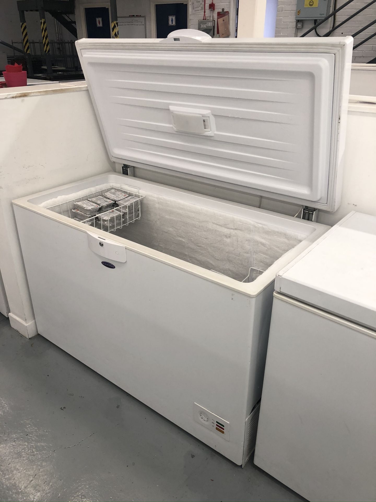 Beko Iceking CFAP400 Chest Freezer - Image 2 of 4