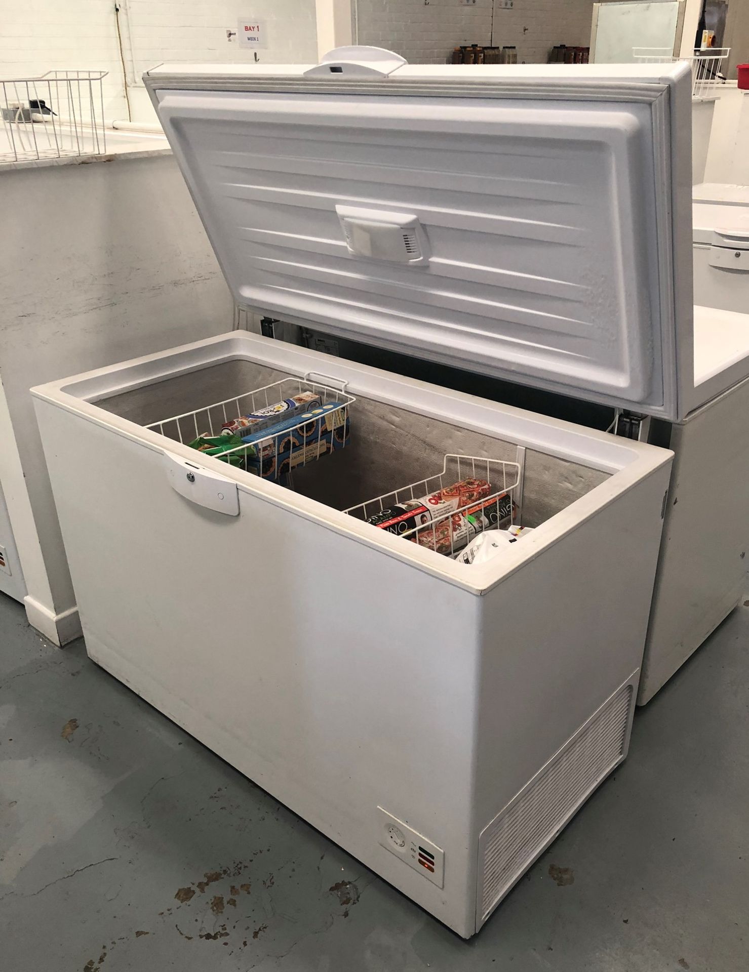 Beko Iceking CFAP400 Chest Freezer - Image 2 of 4