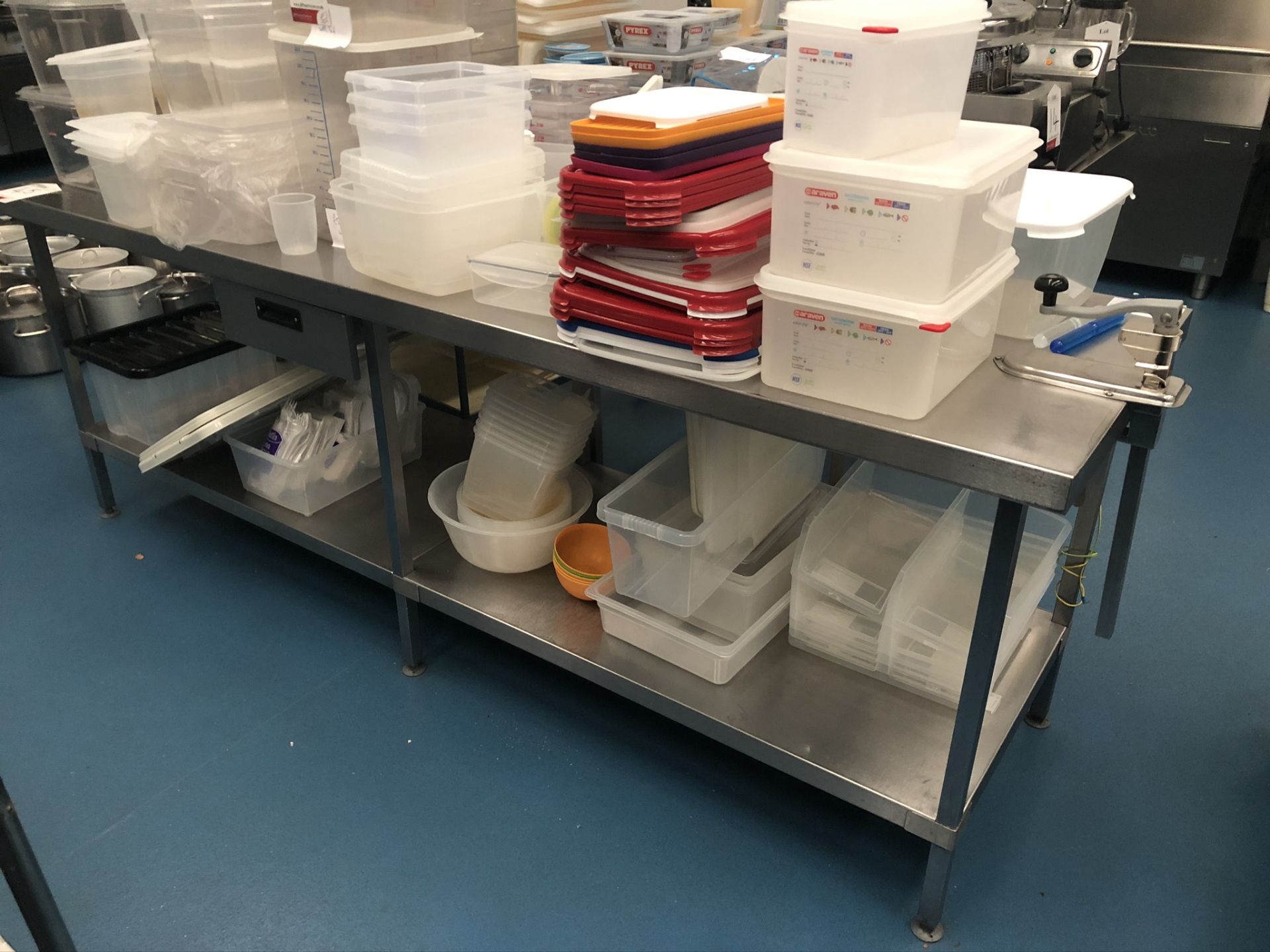 Quantity of Plastic Measuring Jugs, Containers & Bowls as per pictures | RACKS NOT INCLUDED - Bild 5 aus 9