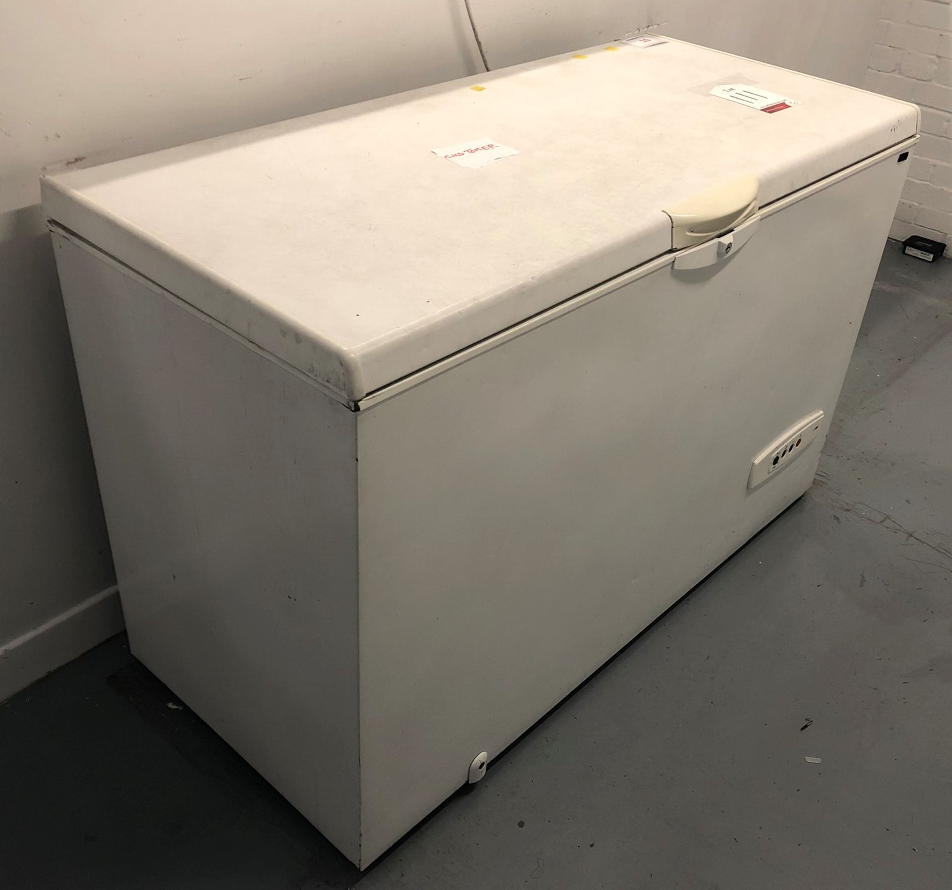 Whirlpool AFG 543-C/H Chest Freezer