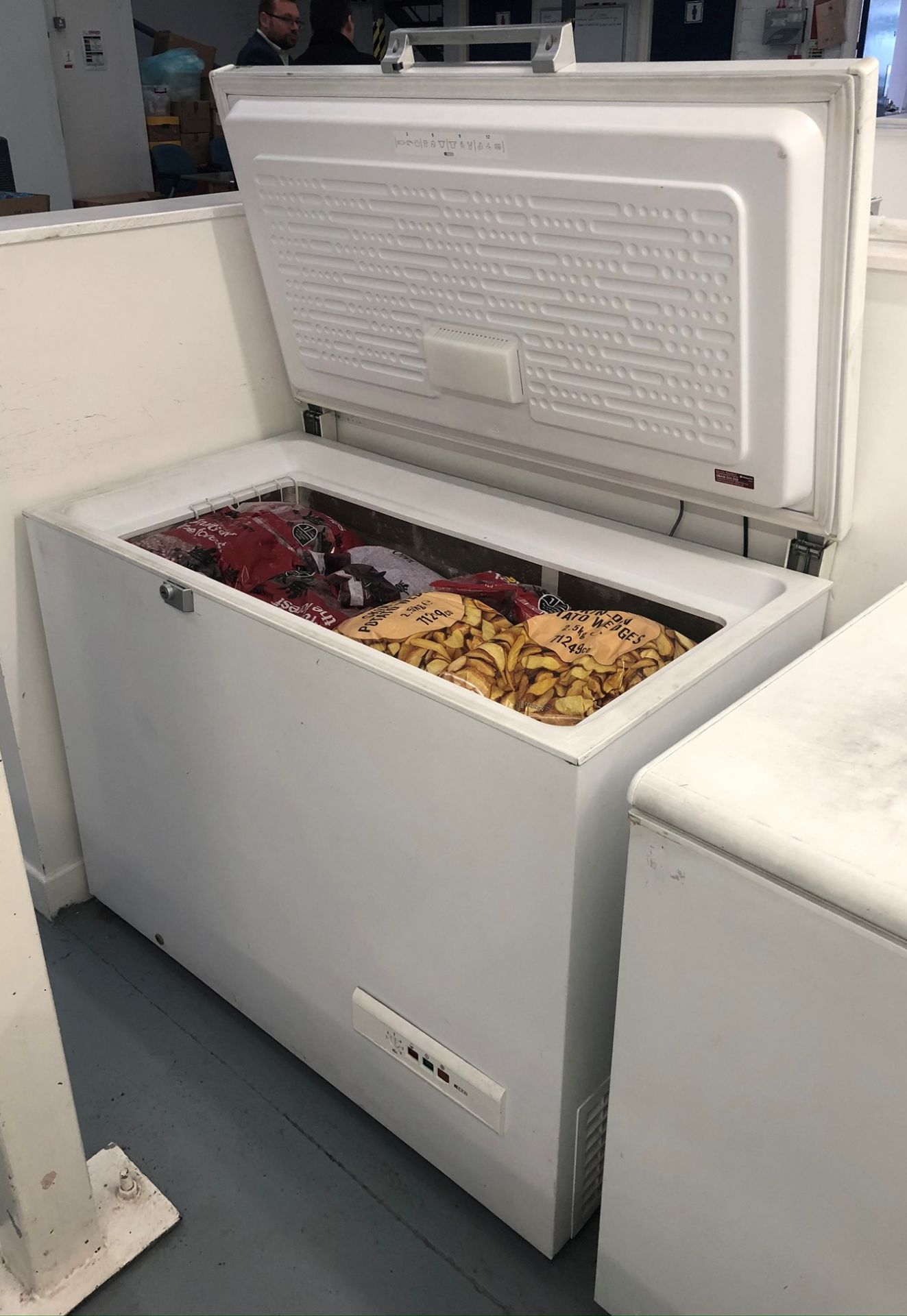 Hotpoint RCNAA33P Chest Freezer - Bild 2 aus 4