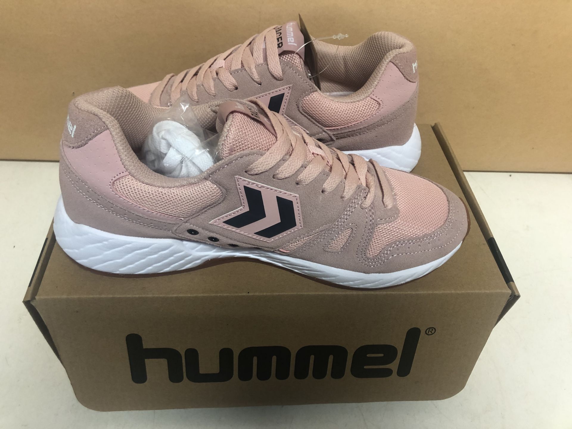 1 x hummel Legend Marathona Trainers Shoes Rose, MELLOW ROSE, 41 (EU) 201883_3113 Size: 41 EU | EAN - Image 6 of 6