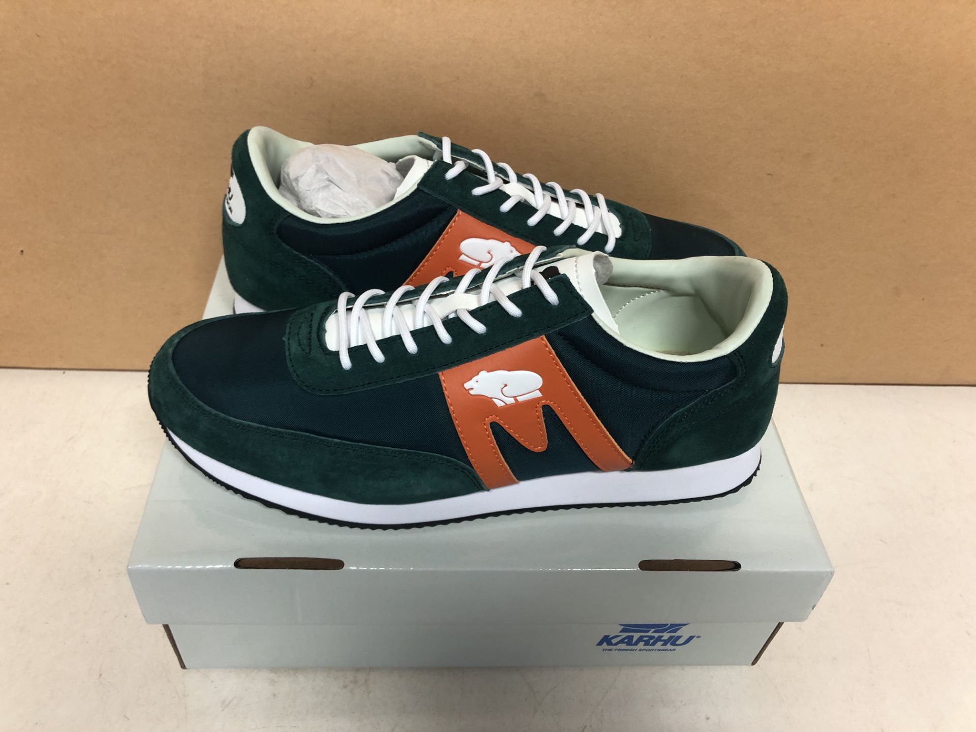 1 x Karhu Men's Trainers Green Verde Arancio Green Size: 8.5 UK 802552 Size: 8.5 UK | EAN: 0842980 - Image 8 of 8