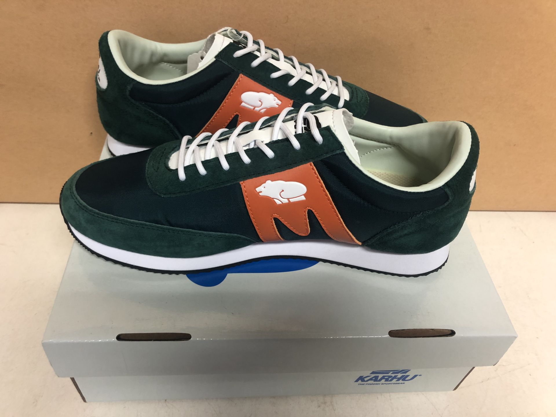 1 x Karhu Men's Trainers Green Verde Arancio Green Size: 8.5 UK 802552 Size: 8.5 UK | EAN: 0842980 - Image 8 of 8