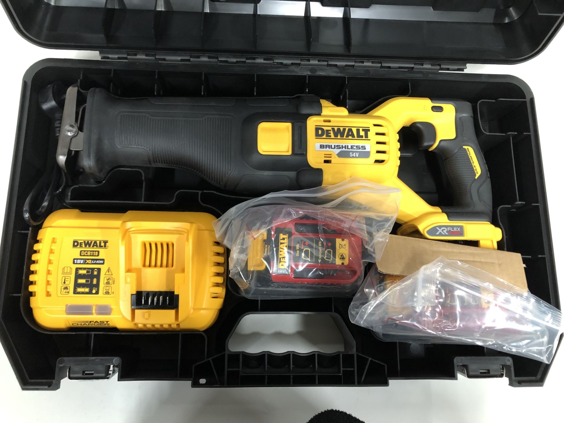 1 x Dewalt DCS388T2-GB XR Kitted Reciprocating Saw, 18 W, 54 V, Yellow/Black, Large, Set of 5 Pieces - Image 2 of 3