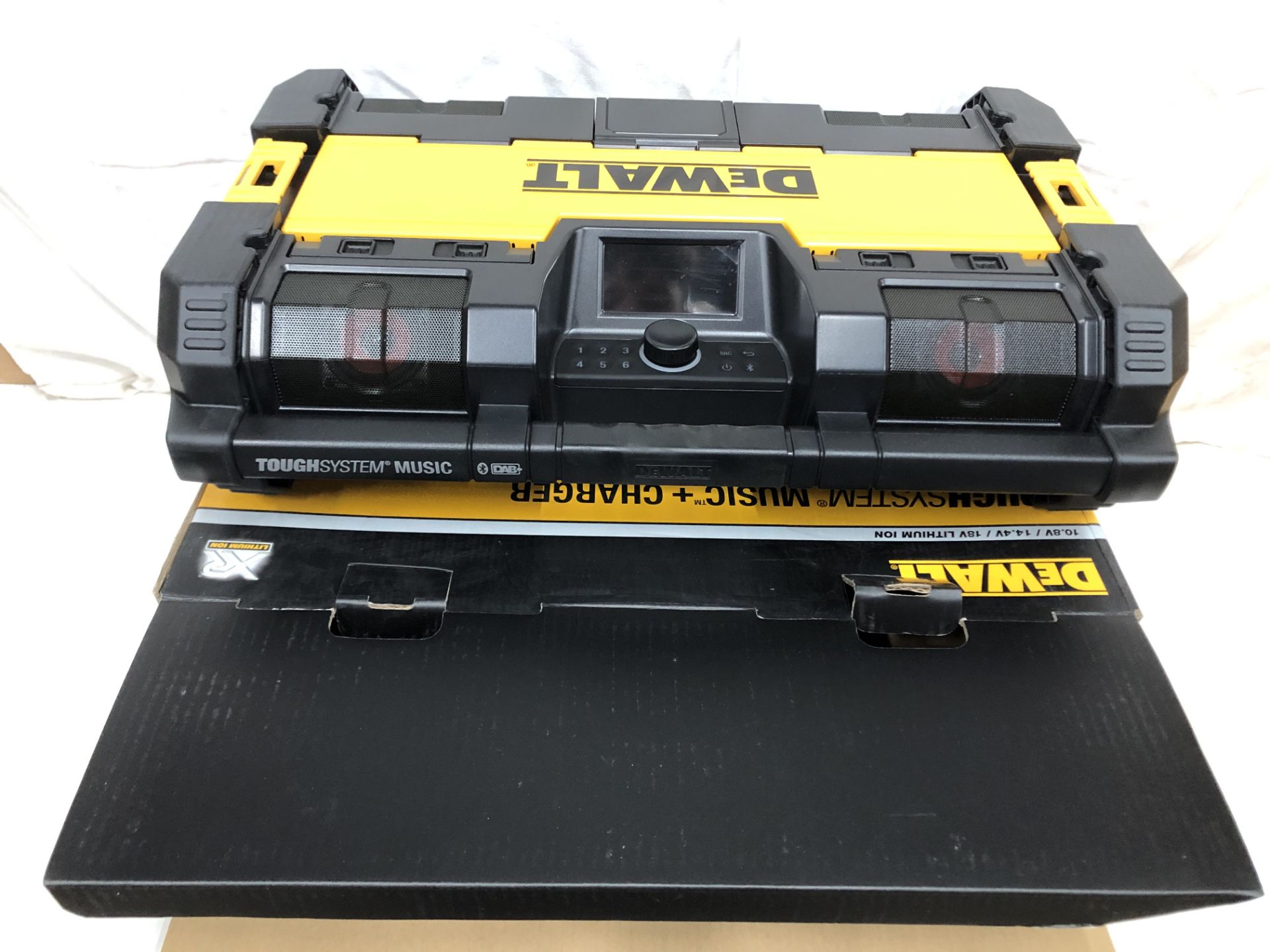 1 x Dewalt DWST1-75663 Tough System DAB/Bluetooth Jobsite Radio XR Battery Charger - Image 2 of 2