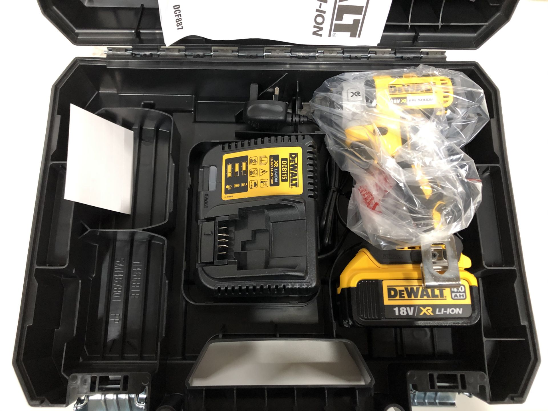 1 x Dewalt DCF887M1-GB DCF887M1 XR Brushless Lithium-Ion Impact Driver, 18 V - Image 3 of 4