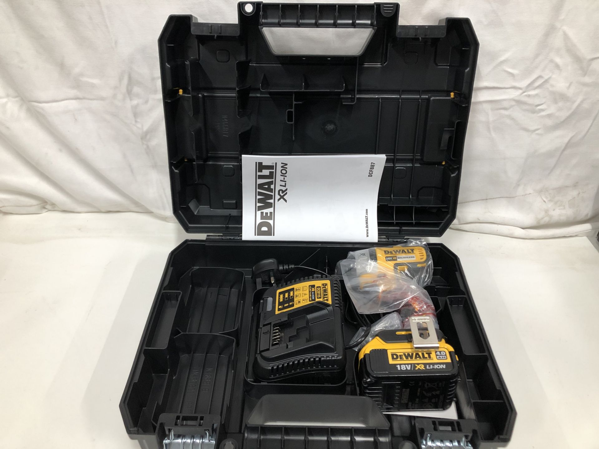 1 x Dewalt DCF887M1-GB DCF887M1 XR Brushless Lithium-Ion Impact Driver - Image 2 of 2