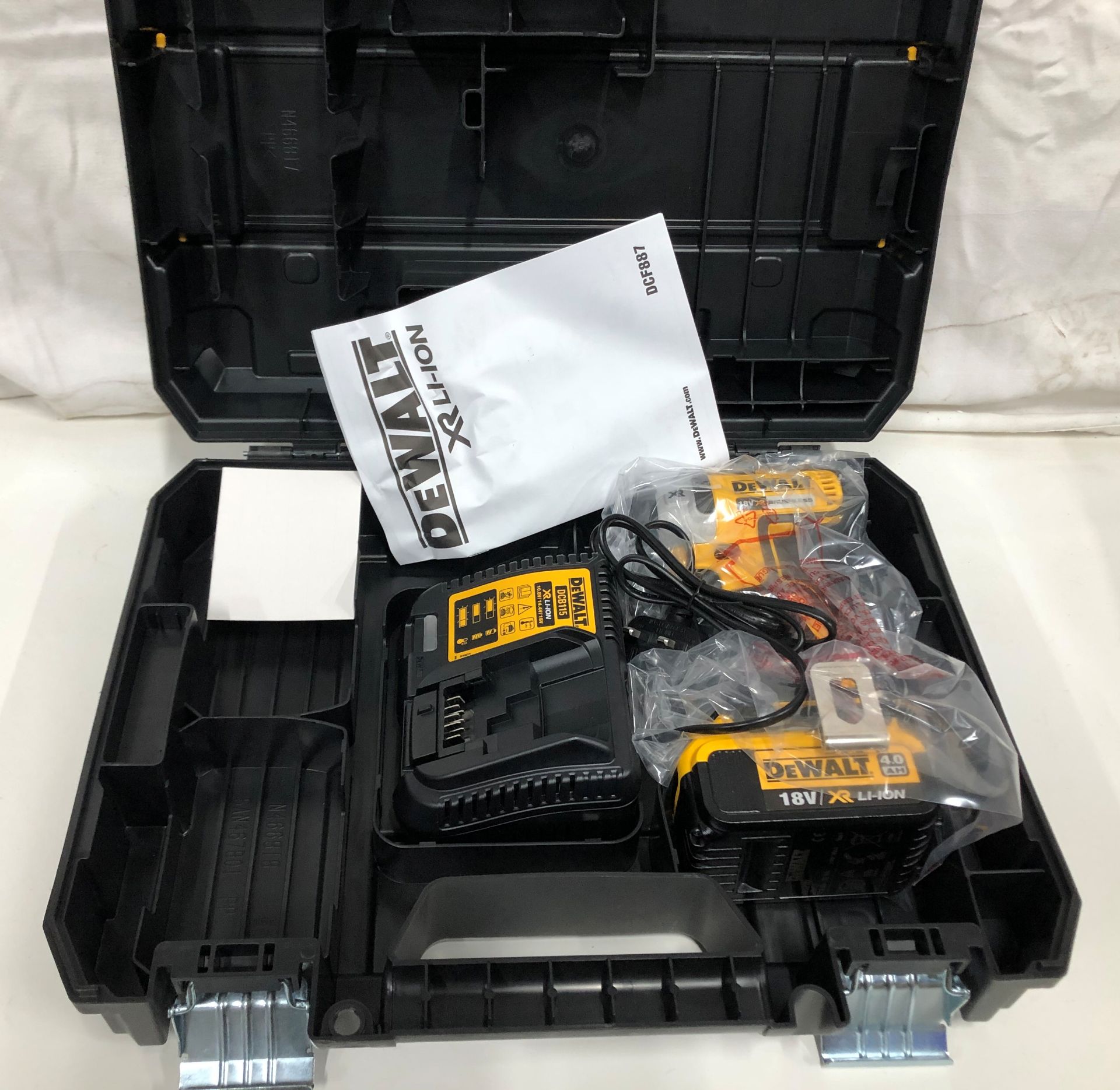 1 x Dewalt DCF887M1-GB DCF887M1 XR Brushless Lithium-Ion Impact Driver - Image 2 of 3