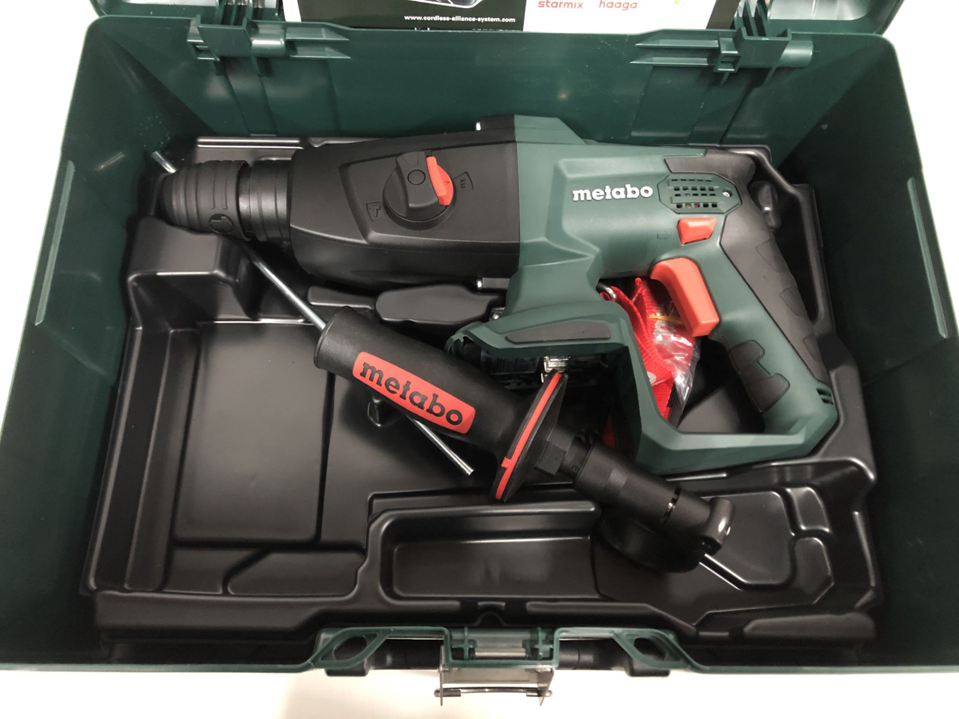 1 x metabo 600210840 KHA18LTX 18 V Li-Ion SDS Plus Hammer Drill with Metaloc Carry Case - Image 3 of 3