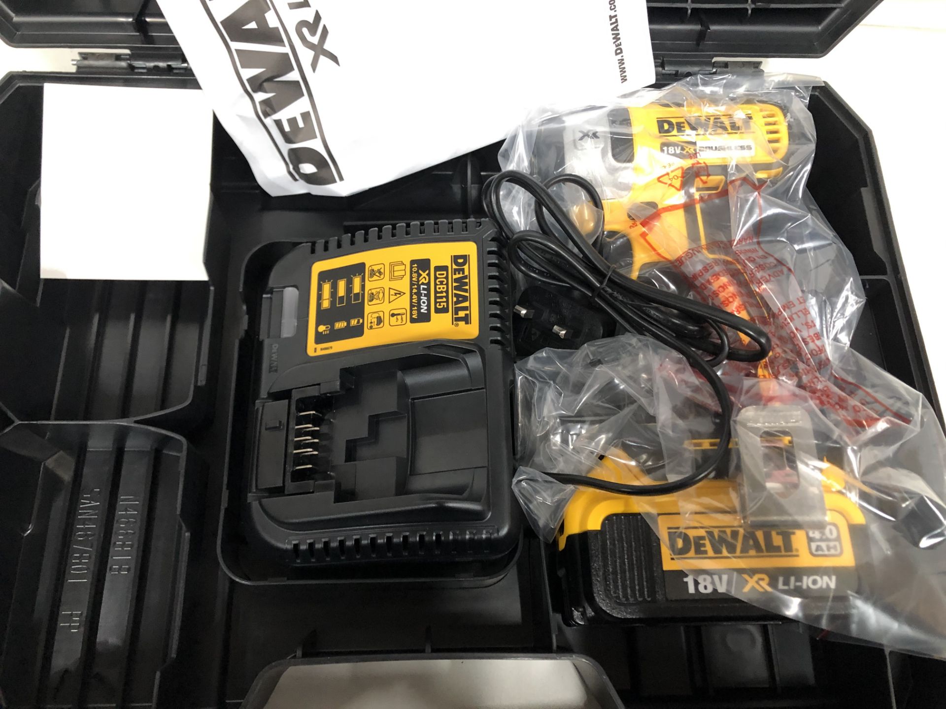 1 x Dewalt DCF887M1-GB DCF887M1 XR Brushless Lithium-Ion Impact Driver - Image 3 of 3