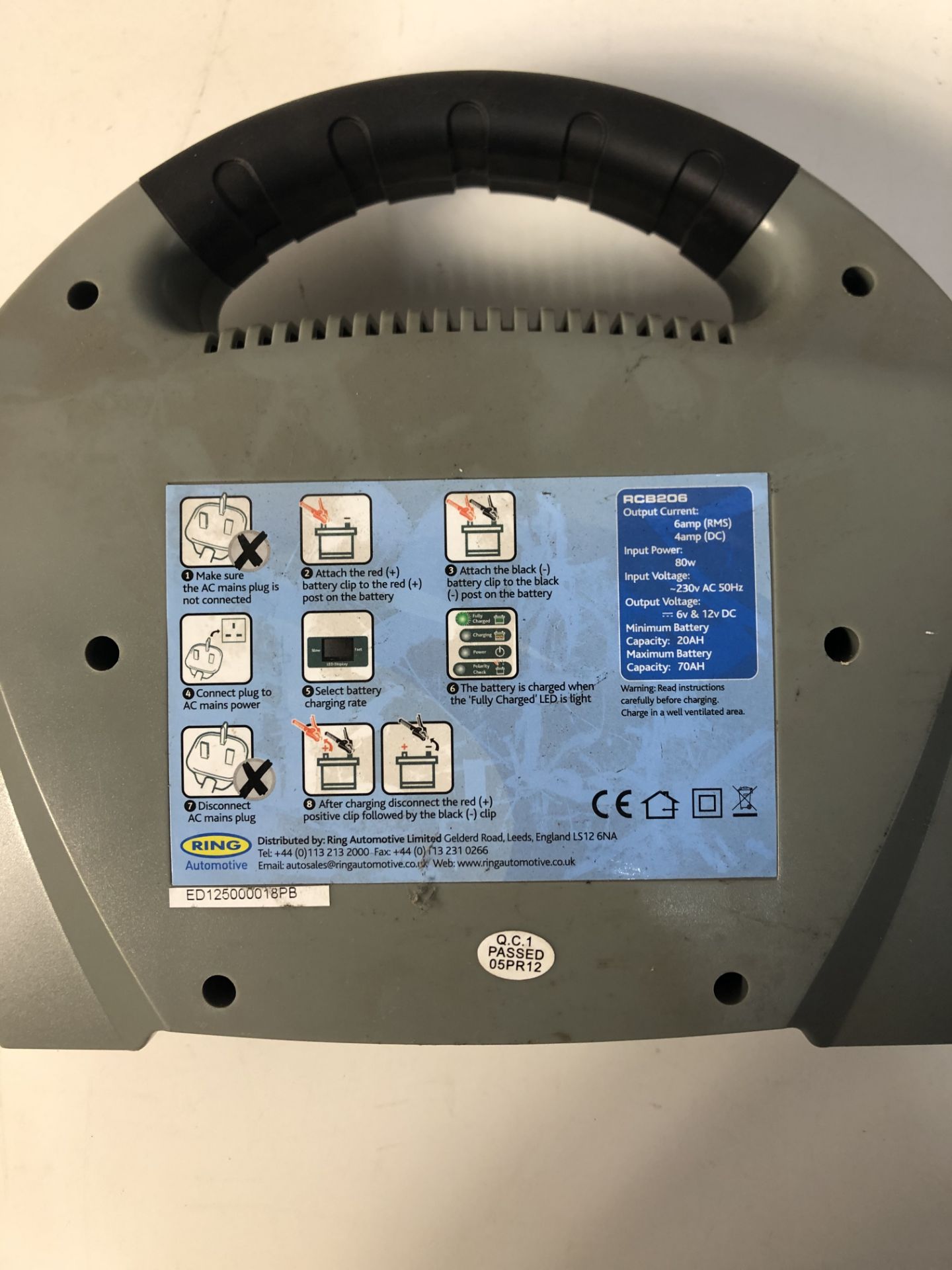 Dual Voltage 6v/12v Battery Charger - Image 2 of 3