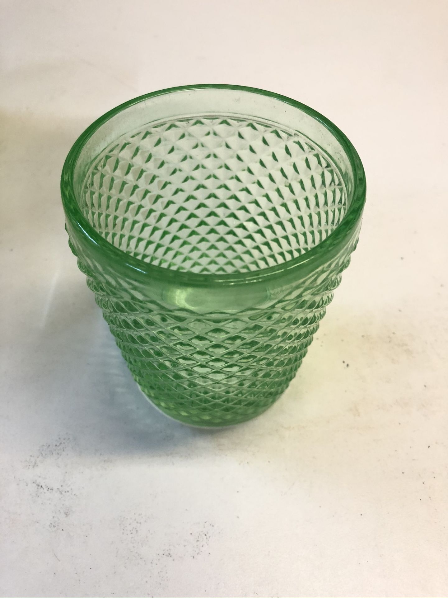 12 x Green Patterned Spirit Glasses - Image 4 of 4