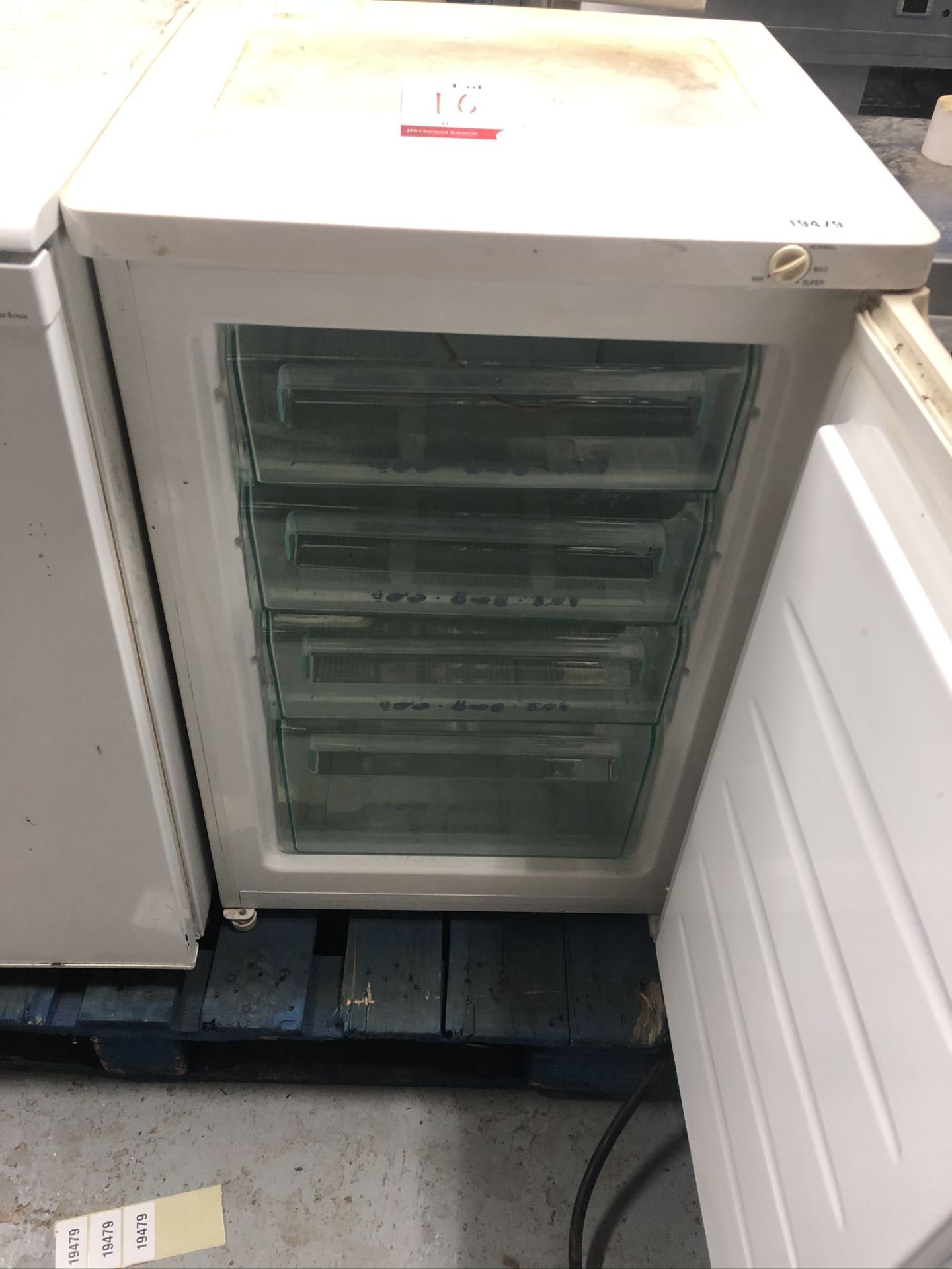 Fridgemaster MTRZ110 Under-Counter Freezer - Image 2 of 2