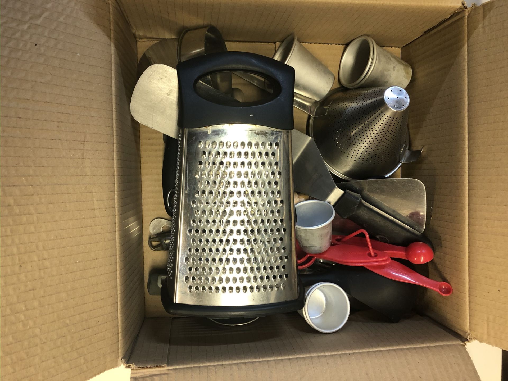 Quantity of Various Kitchen Utensils as per Photos - Image 3 of 3